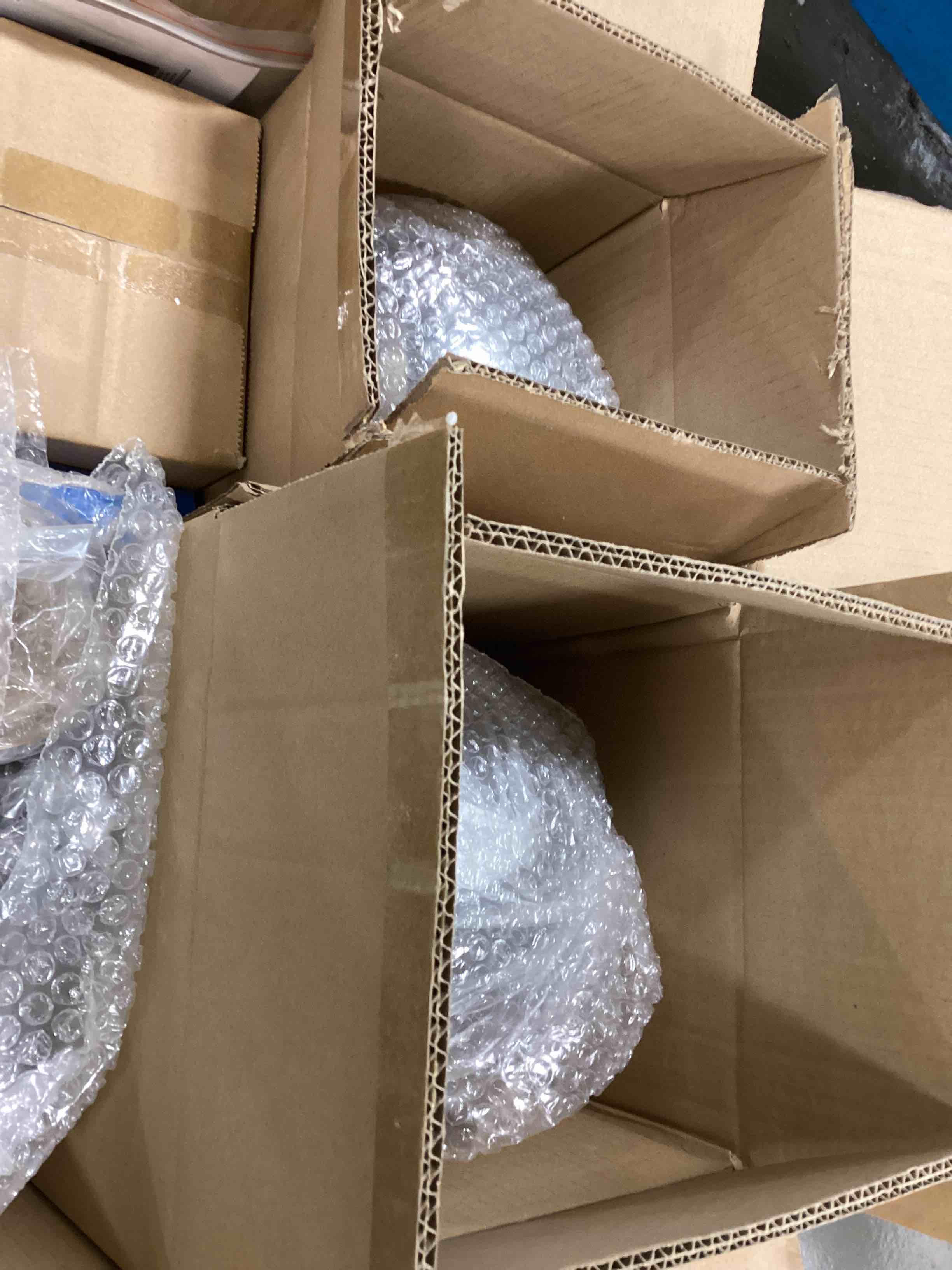 https://s3.amazonaws.com/lotting-images-prod/bidfta/ORG5899513_1704458745120.jpeg