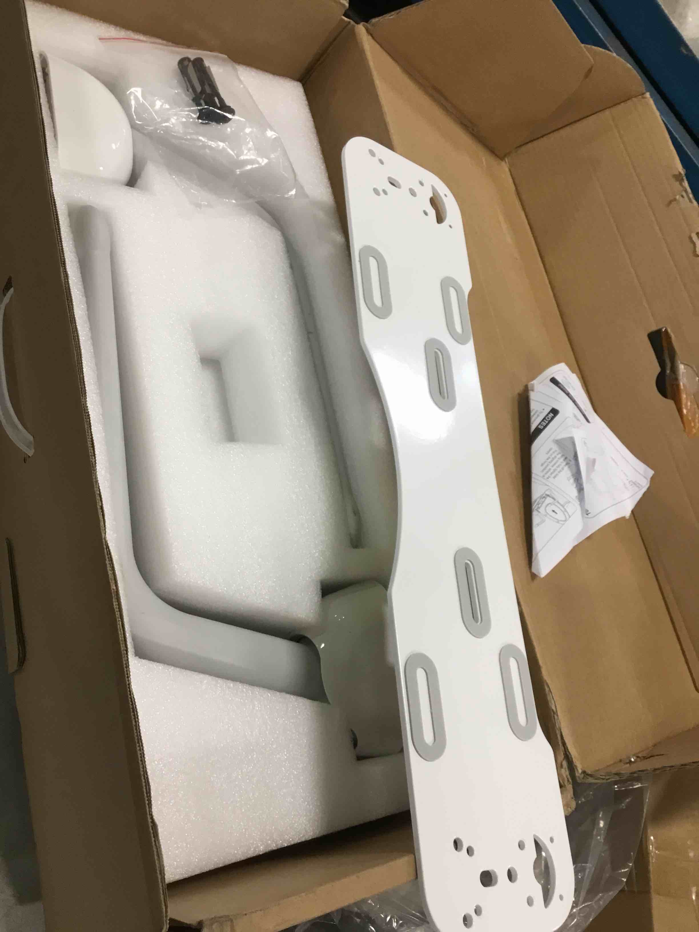 https://s3.amazonaws.com/lotting-images-prod/bidfta/ORG5899815_1704555500147.jpeg