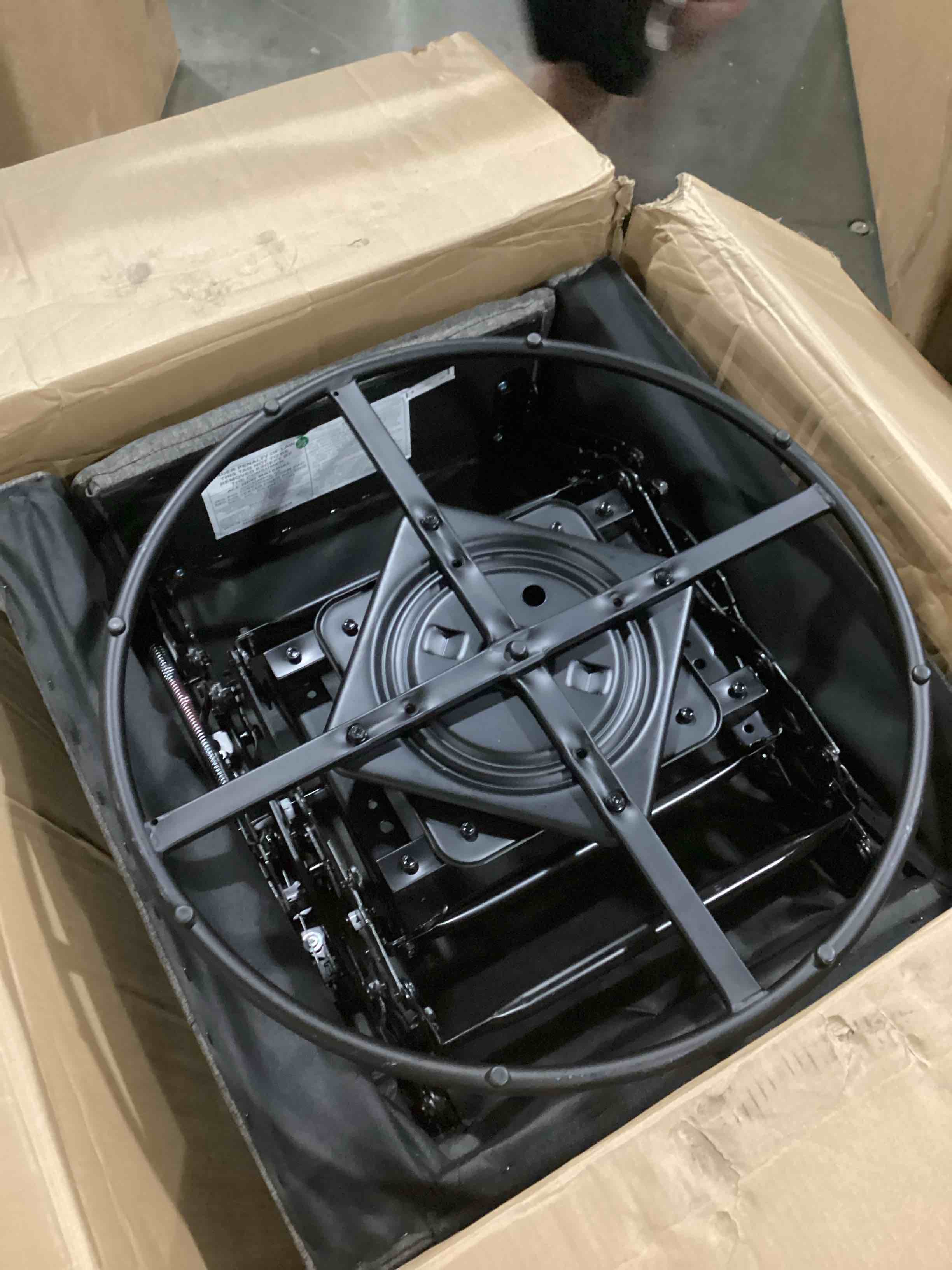 https://s3.amazonaws.com/lotting-images-prod/bidfta/ORG5900156_1719491115875.jpeg