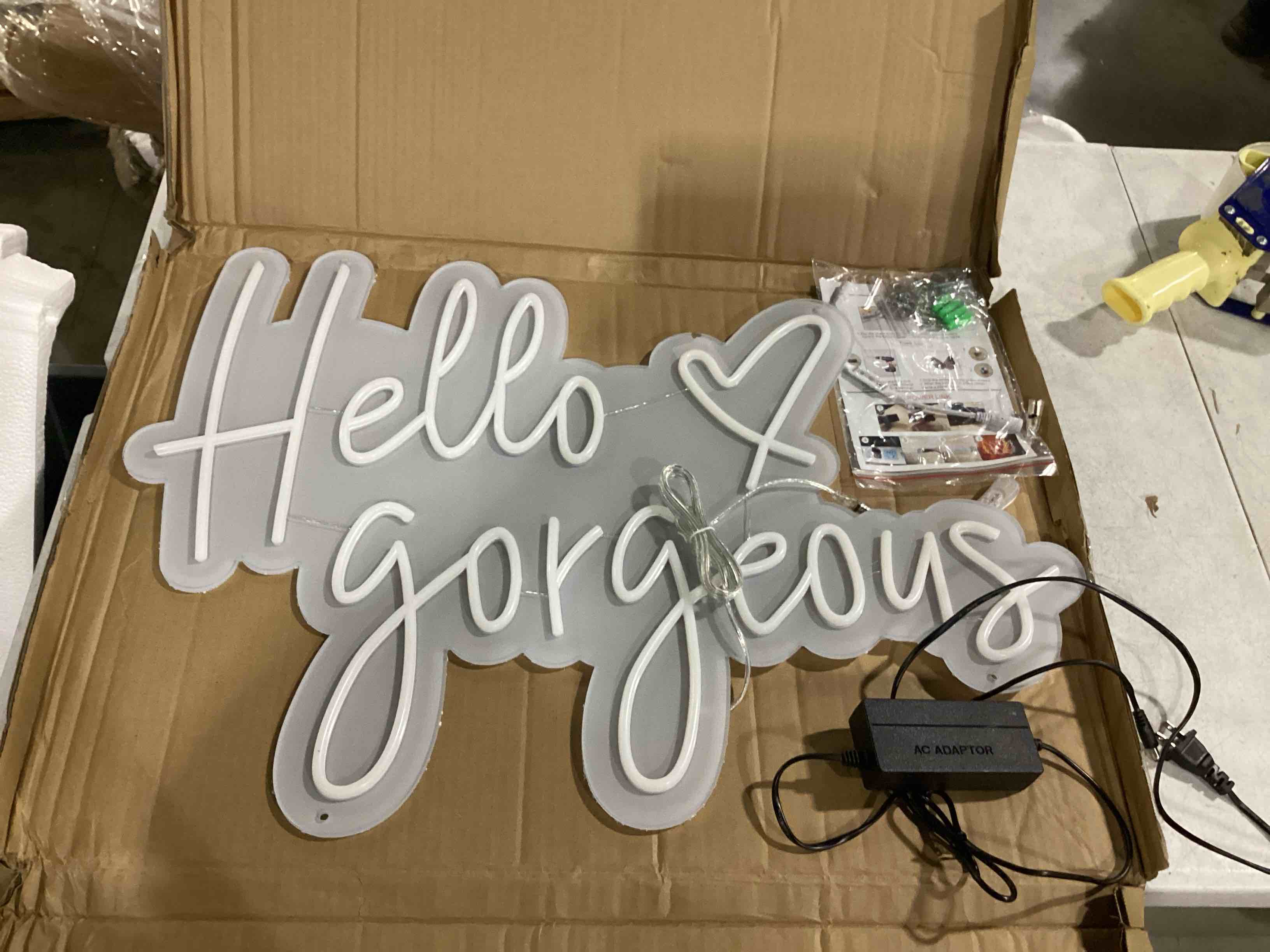 https://s3.amazonaws.com/lotting-images-prod/bidfta/ORG5900821_1720459212201.jpeg