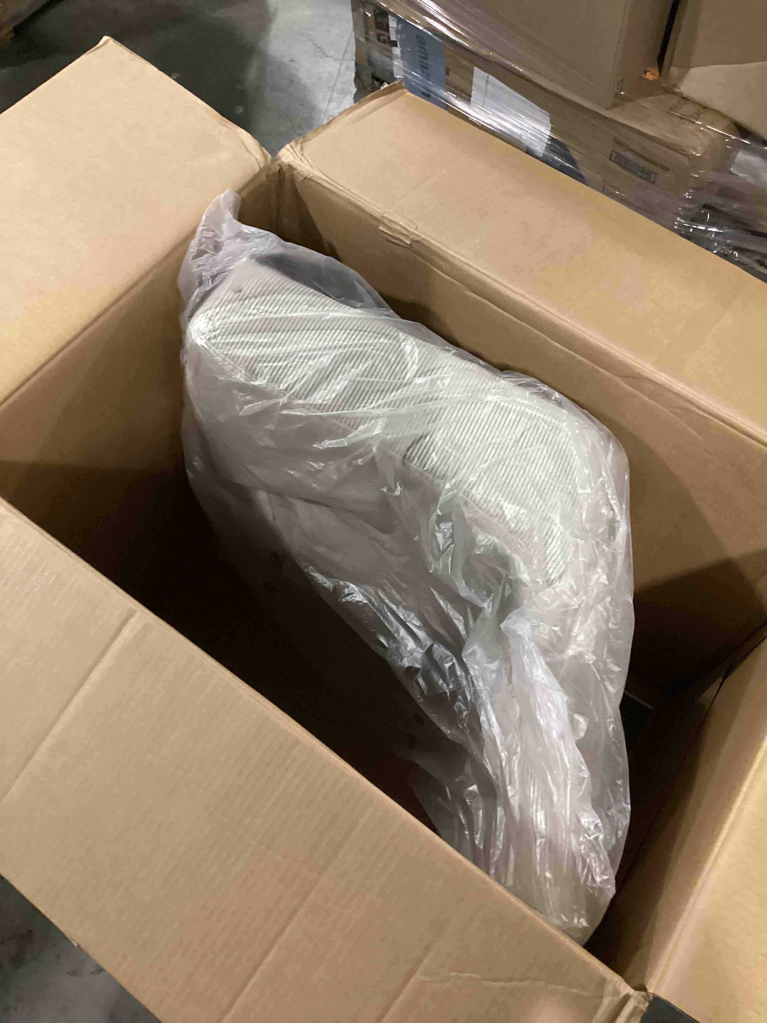 https://s3.amazonaws.com/lotting-images-prod/bidfta/ORG5901003_1720696365222.jpeg