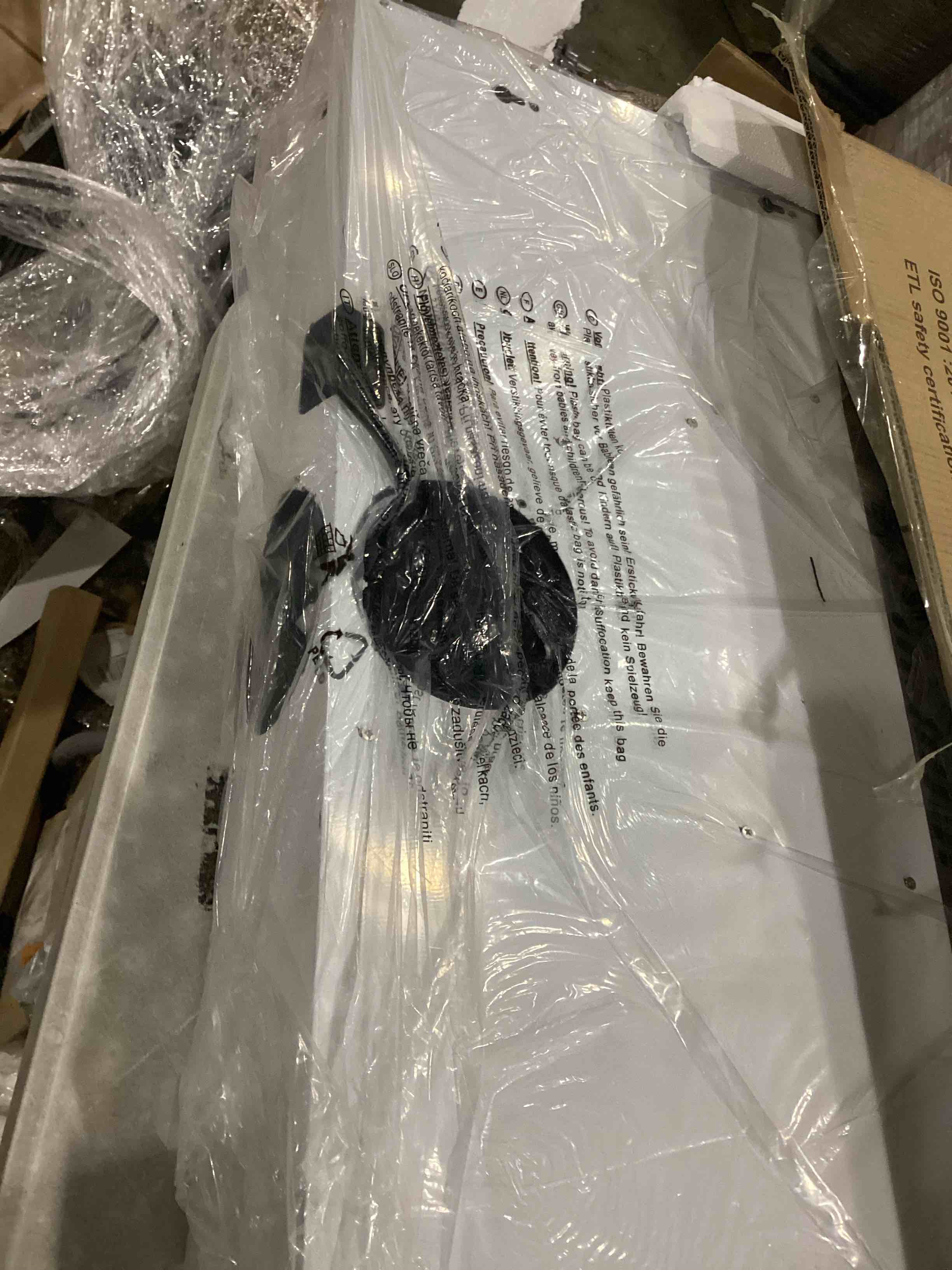 https://s3.amazonaws.com/lotting-images-prod/bidfta/ORG5902234_1720026901471.jpeg
