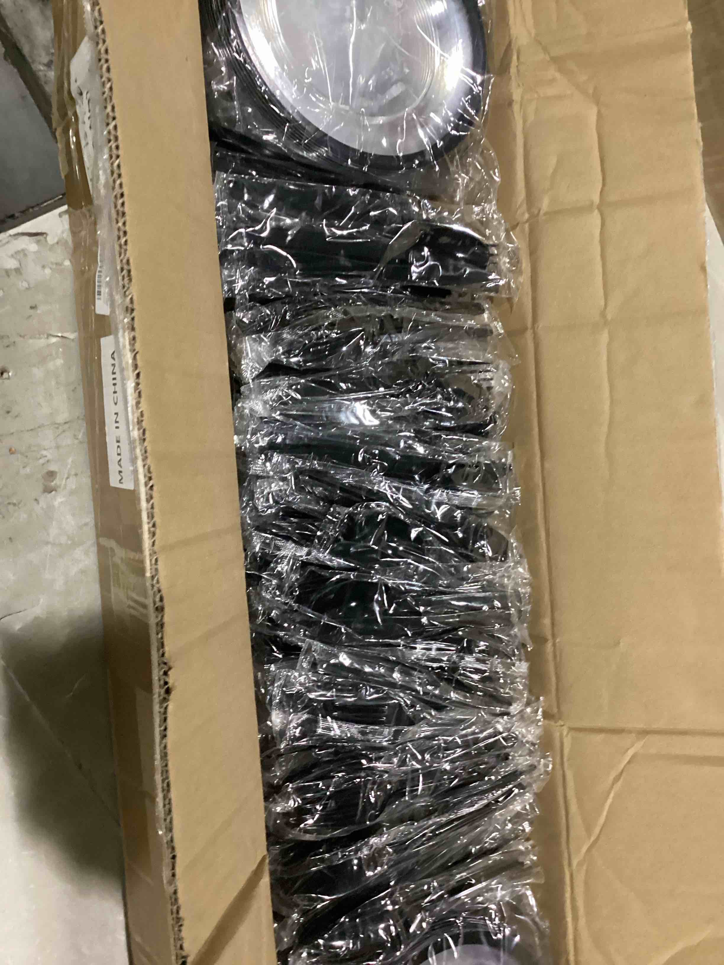 https://s3.amazonaws.com/lotting-images-prod/bidfta/ORG5903853_1720021890301.jpeg