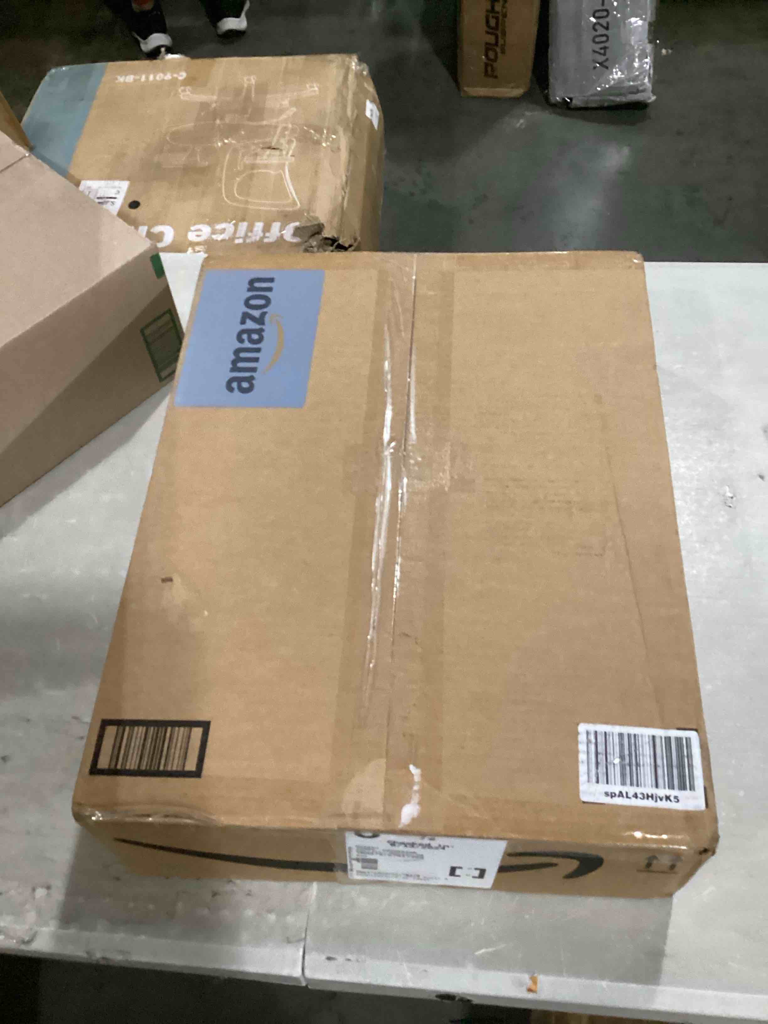 https://s3.amazonaws.com/lotting-images-prod/bidfta/ORG5904374_1720785714515.jpeg