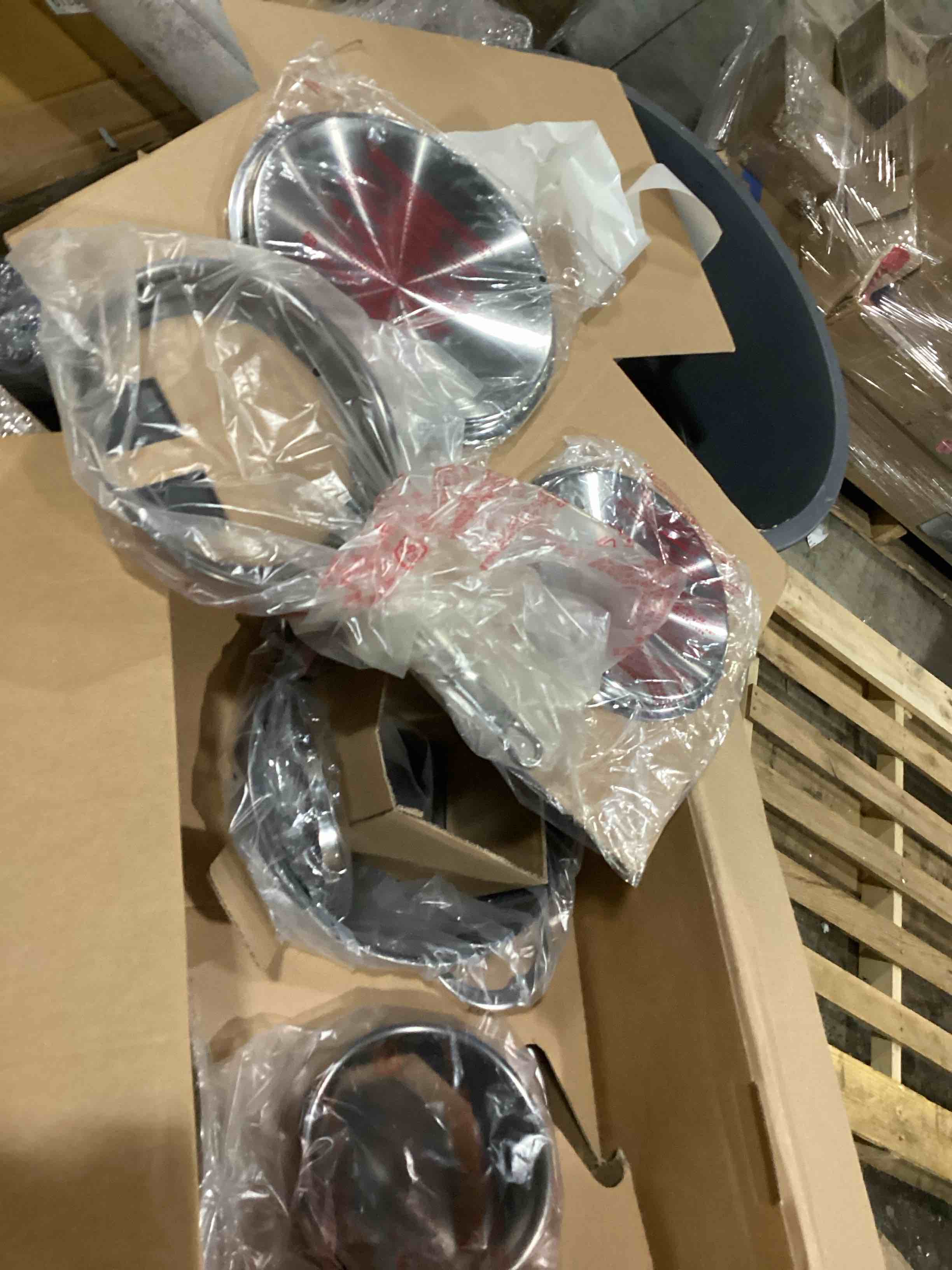 https://s3.amazonaws.com/lotting-images-prod/bidfta/ORG5904440_1720809297748.jpeg
