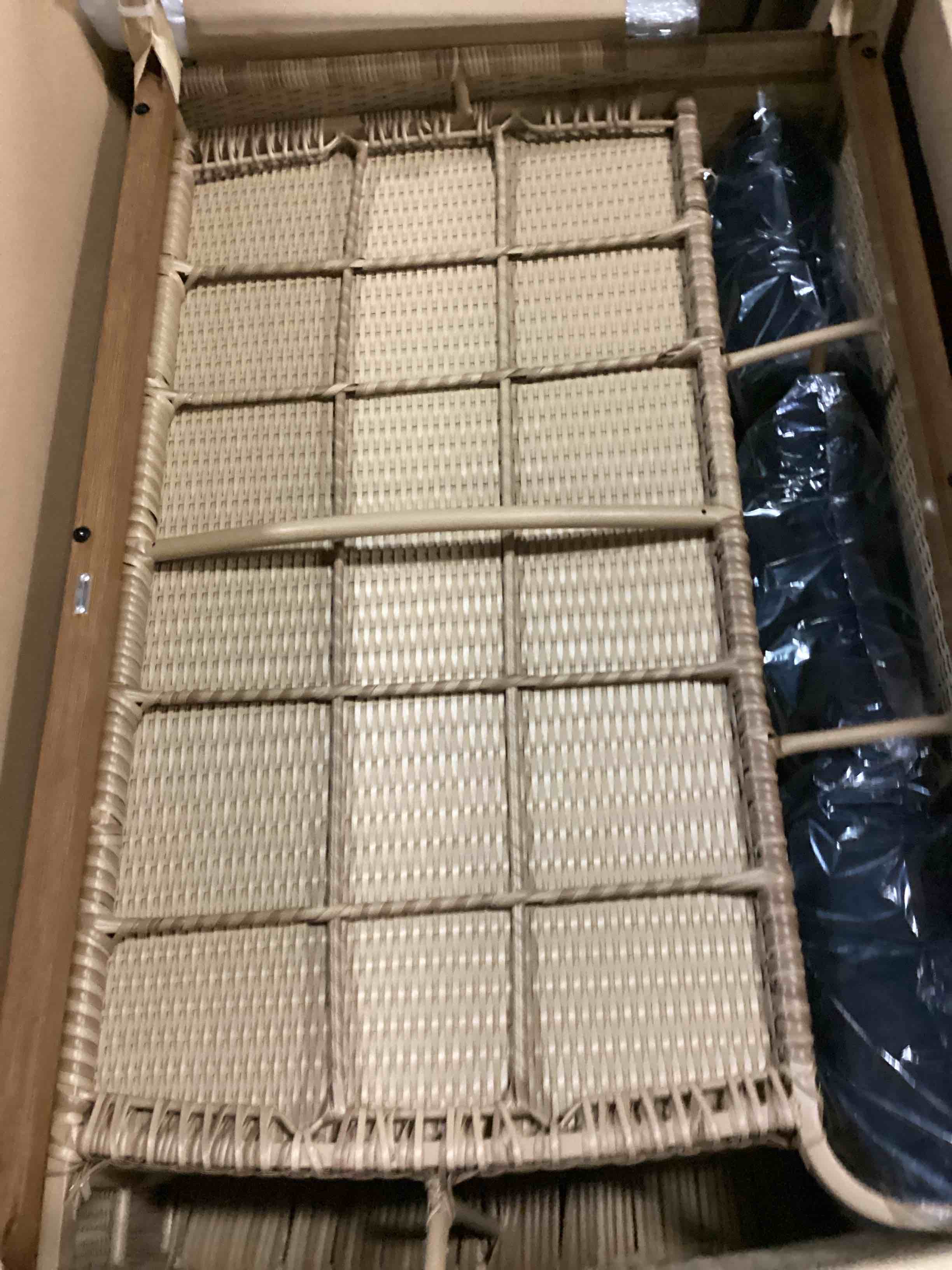 https://s3.amazonaws.com/lotting-images-prod/bidfta/ORG5907189_1722278873061.jpeg