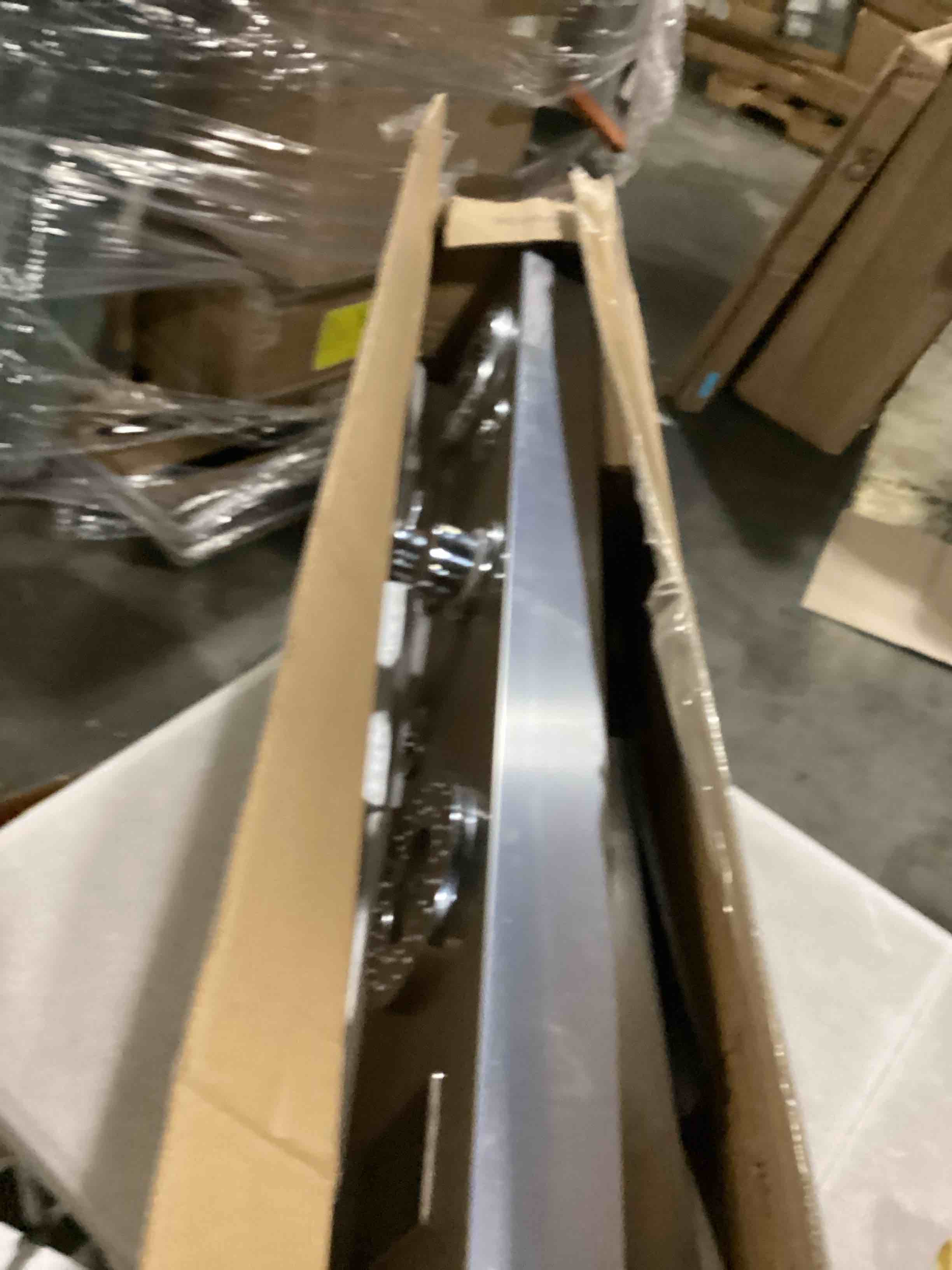 https://s3.amazonaws.com/lotting-images-prod/bidfta/ORG5909937_1720613641798.jpeg