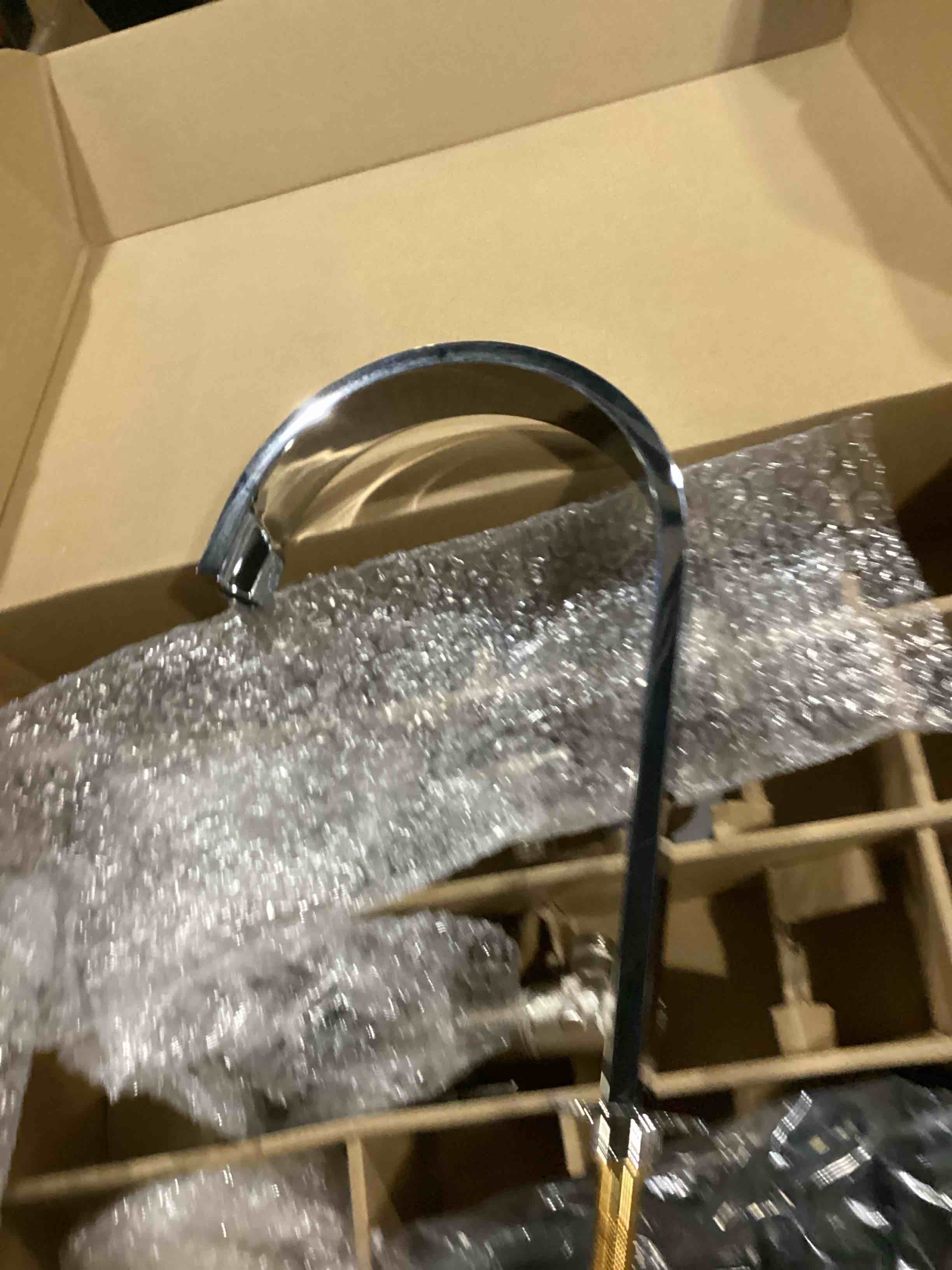 https://s3.amazonaws.com/lotting-images-prod/bidfta/ORG5910215_1721049832884.jpeg