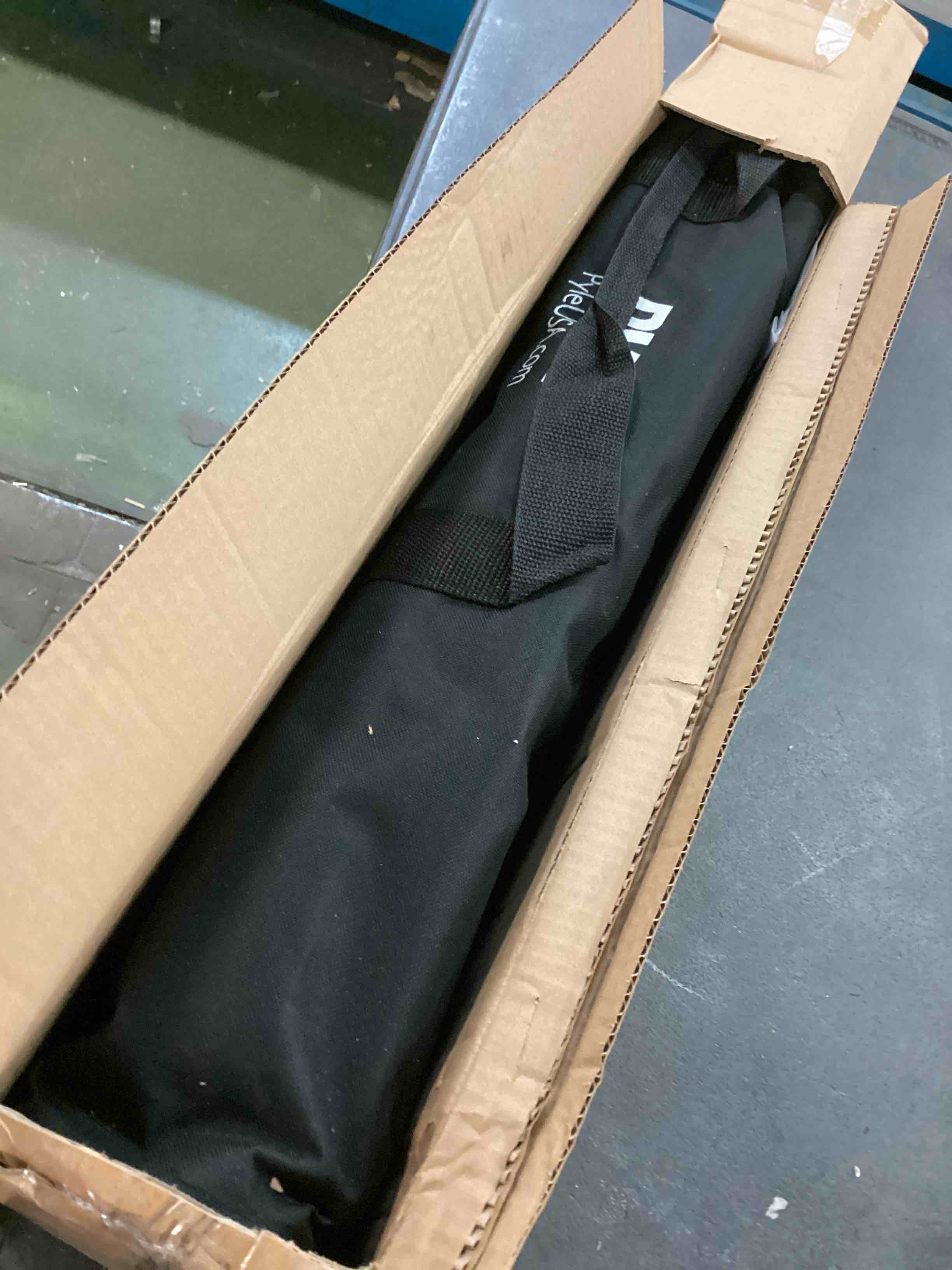 https://s3.amazonaws.com/lotting-images-prod/bidfta/ORG5912154_1711133546396.jpeg