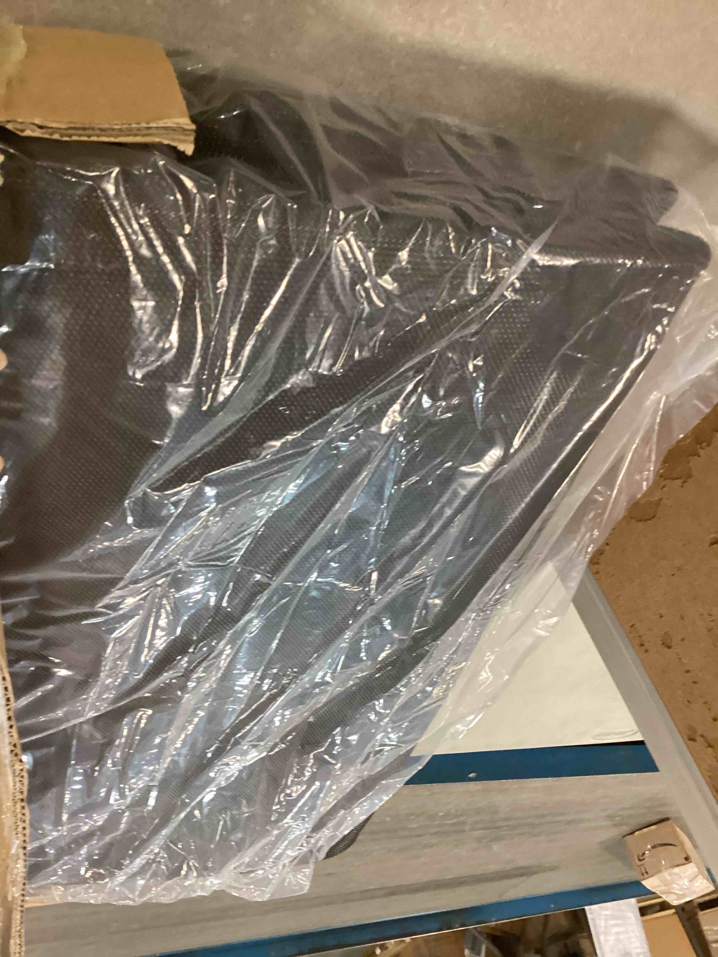 https://s3.amazonaws.com/lotting-images-prod/bidfta/ORG5916102_1711386889790.jpeg