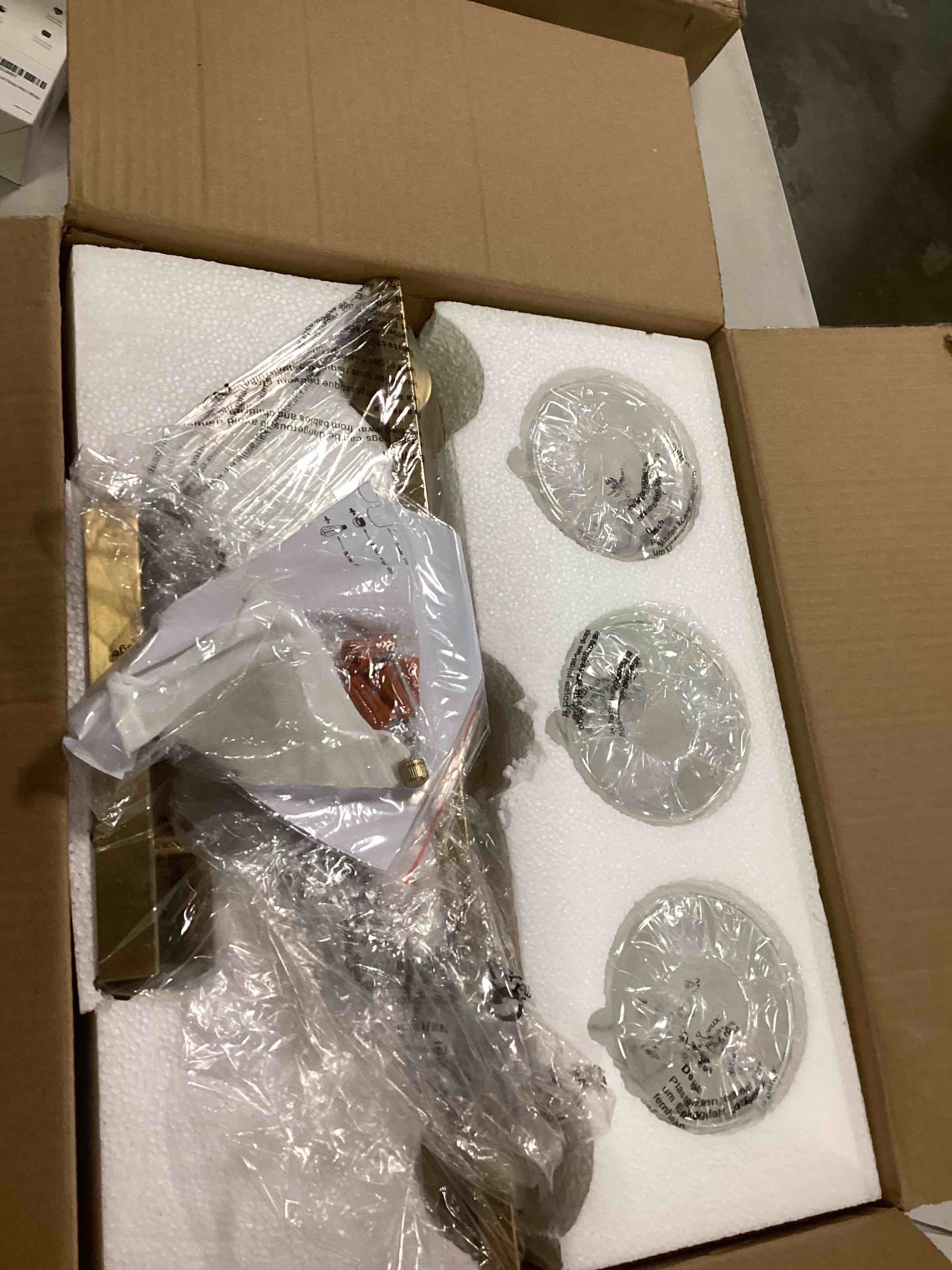 https://s3.amazonaws.com/lotting-images-prod/bidfta/ORG5920297_1712315241382.jpeg