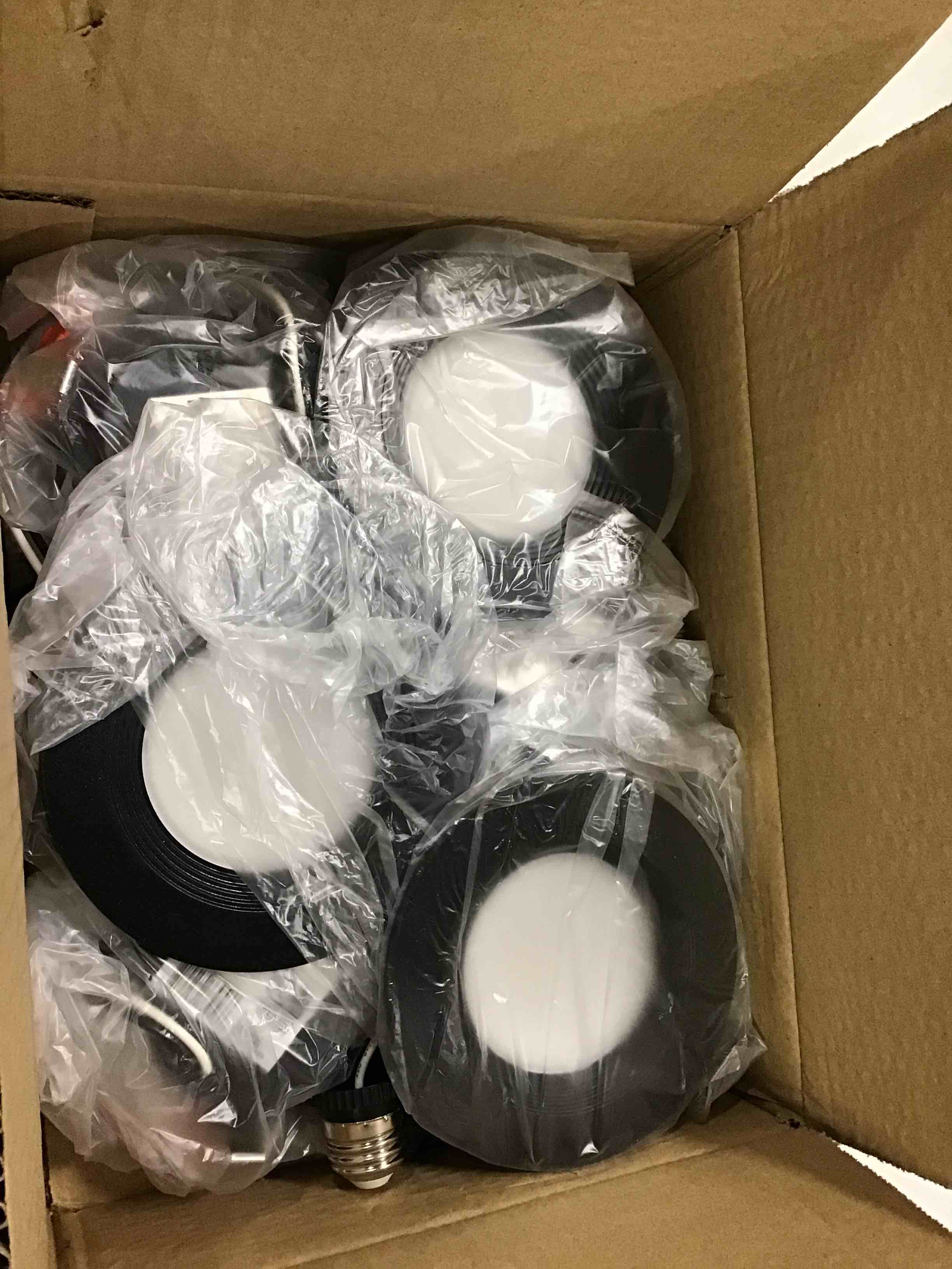 https://s3.amazonaws.com/lotting-images-prod/bidfta/ORG5920635_1712401654247.jpeg