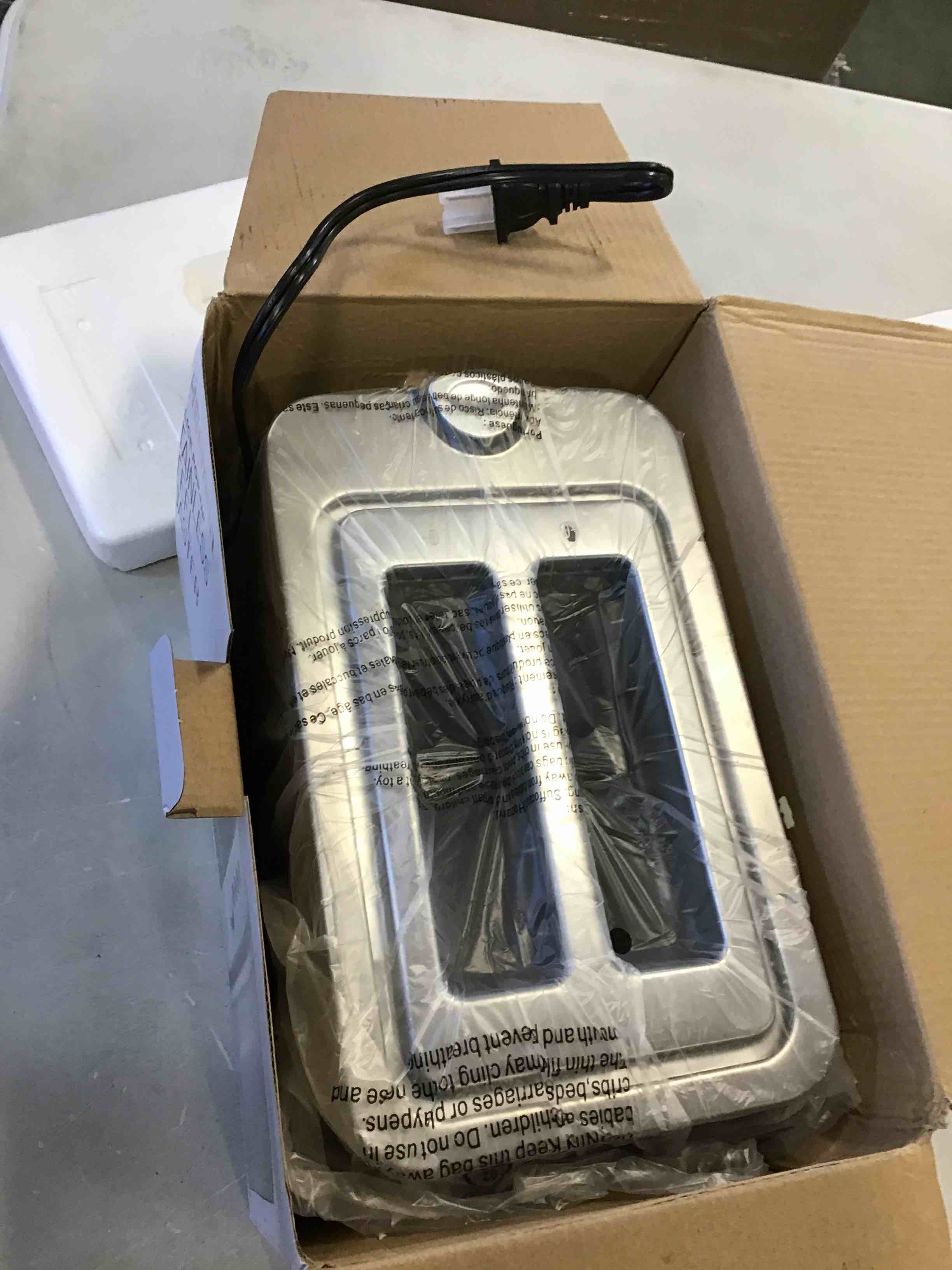 https://s3.amazonaws.com/lotting-images-prod/bidfta/ORG5920683_1712407848682.jpeg