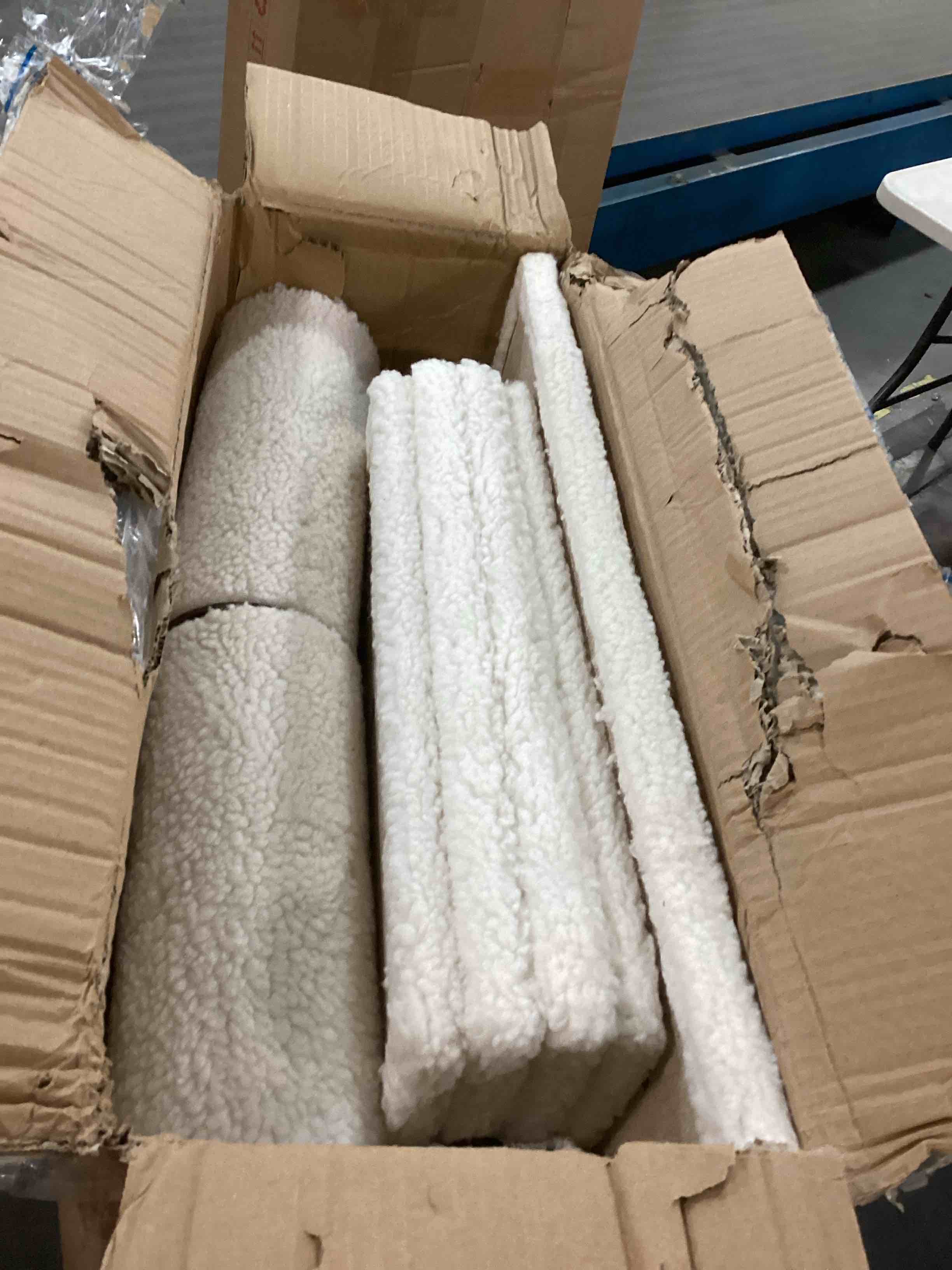 https://s3.amazonaws.com/lotting-images-prod/bidfta/ORG5921658_1711371766265.jpeg