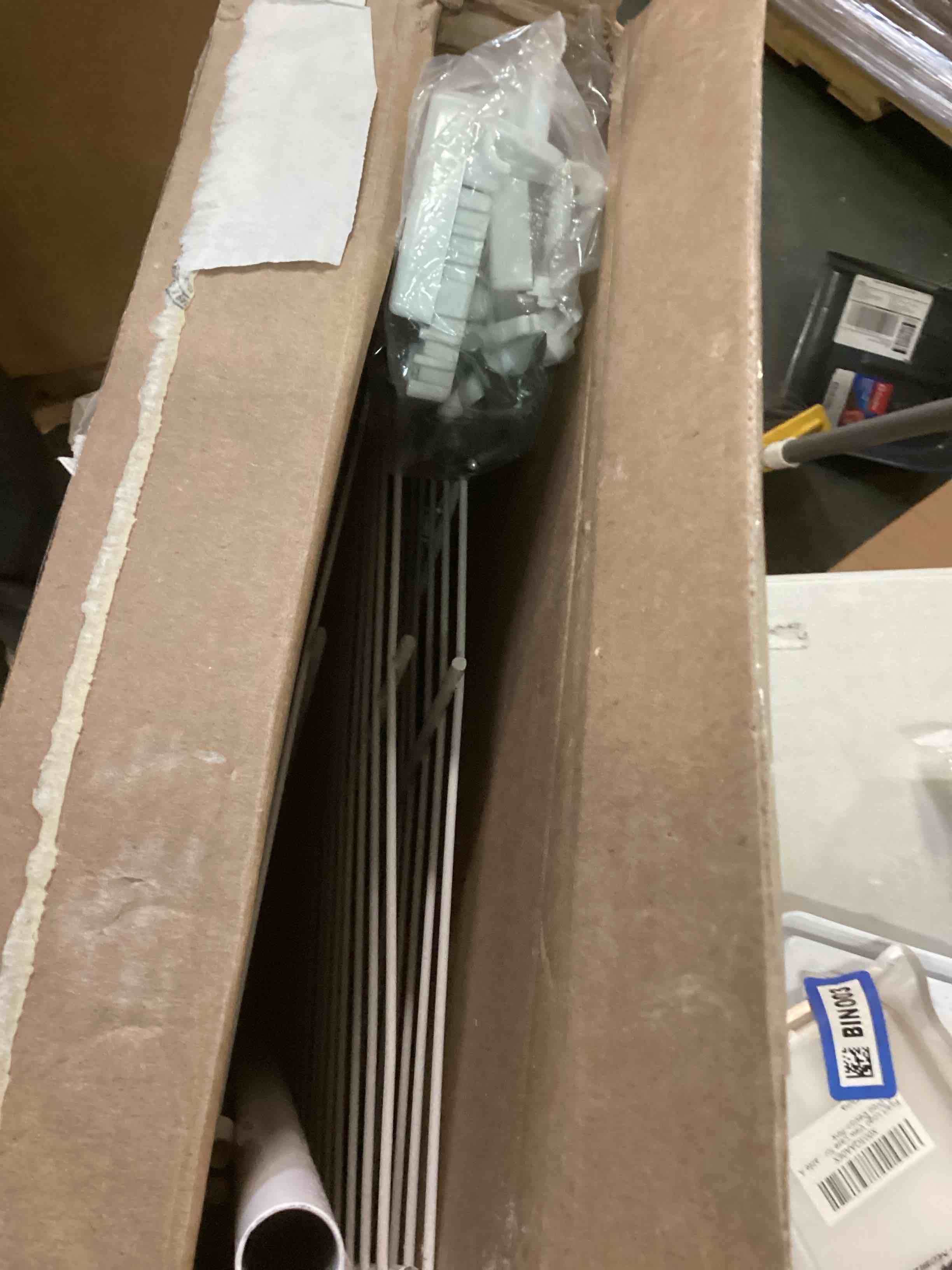 https://s3.amazonaws.com/lotting-images-prod/bidfta/ORG5922240_1711555303056.jpeg