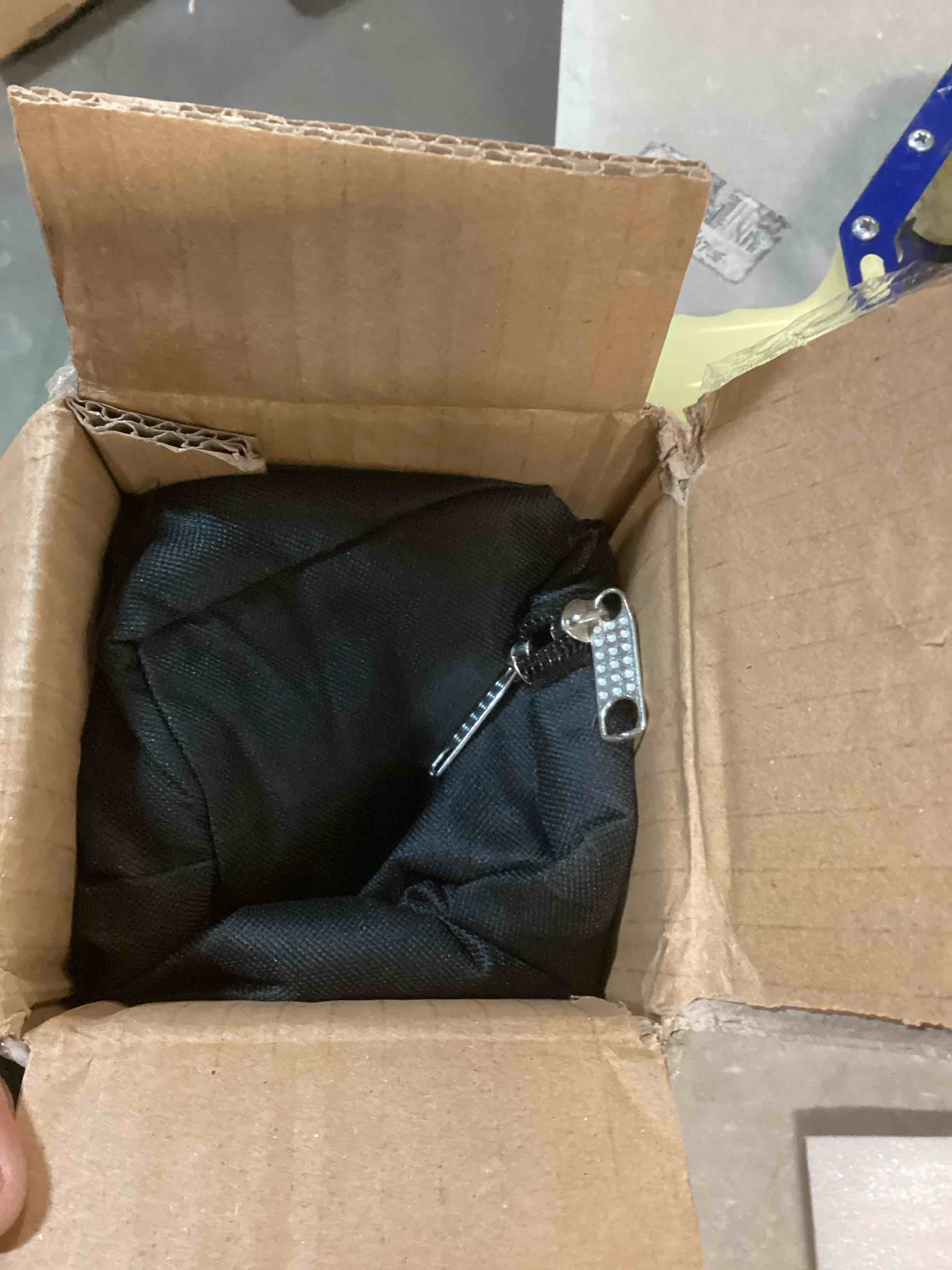 https://s3.amazonaws.com/lotting-images-prod/bidfta/ORG5927699_1709916080895.jpeg