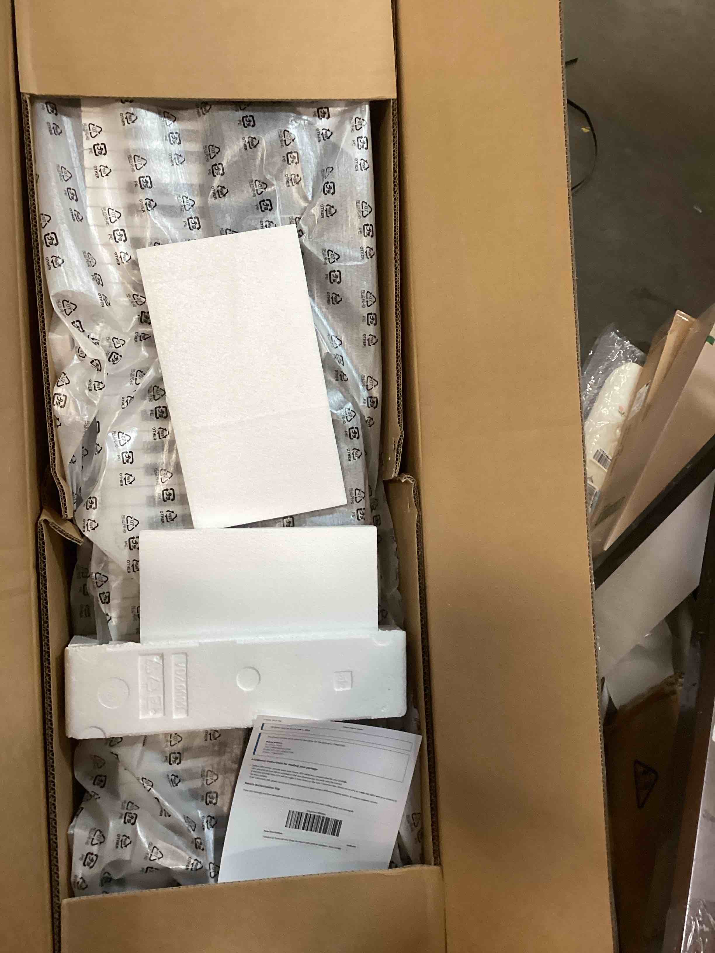 https://s3.amazonaws.com/lotting-images-prod/bidfta/ORG5928164_1710250395657.jpeg