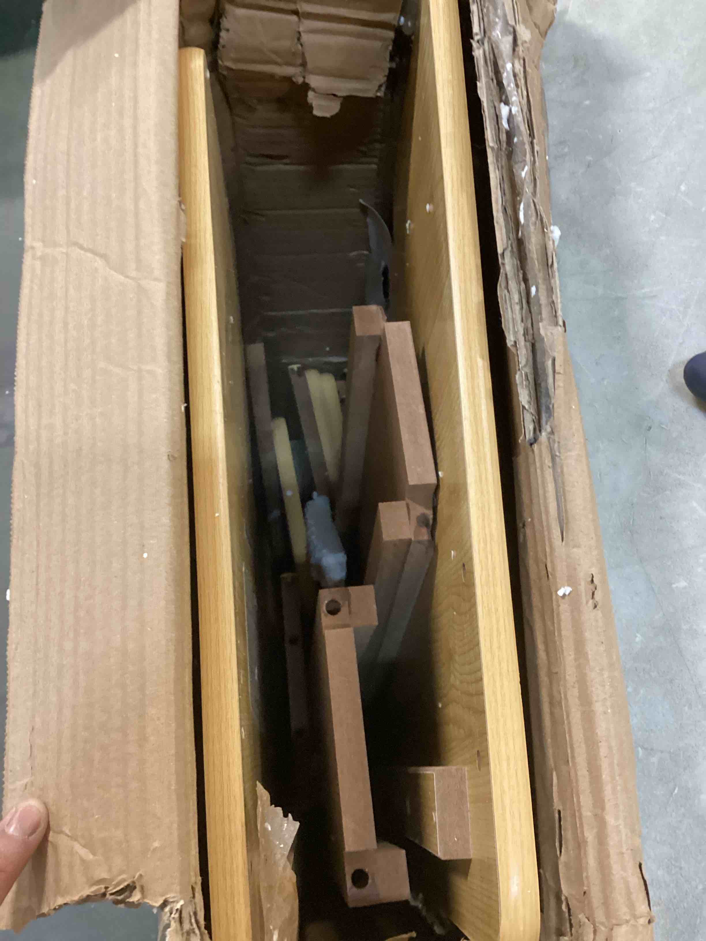 https://s3.amazonaws.com/lotting-images-prod/bidfta/ORG5928349_1710329862078.jpeg