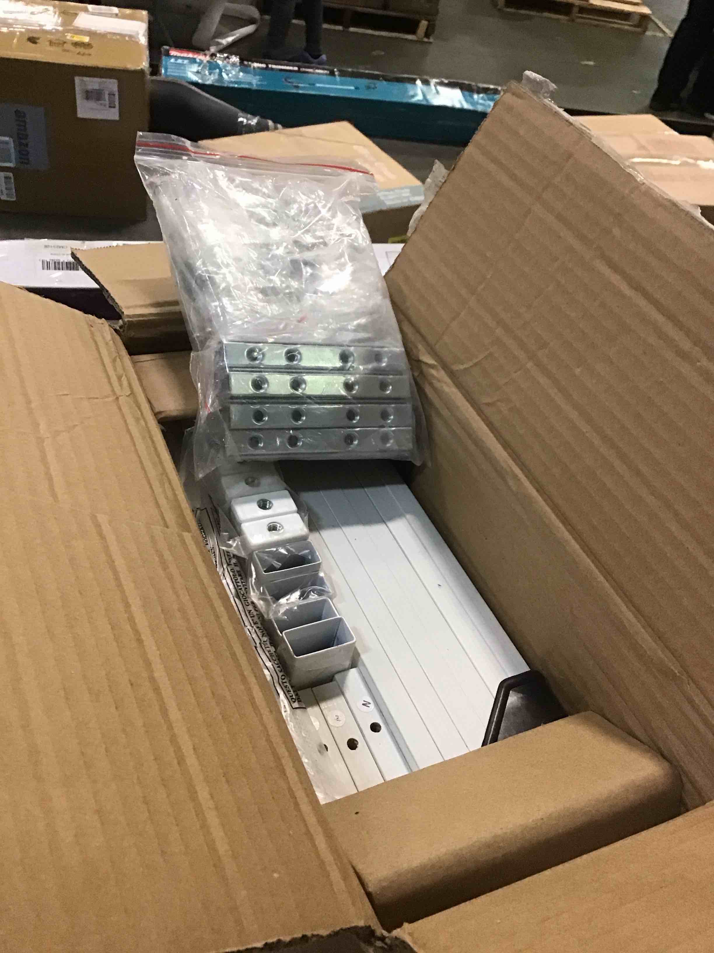 https://s3.amazonaws.com/lotting-images-prod/bidfta/ORG5928557_1709554969938.jpeg