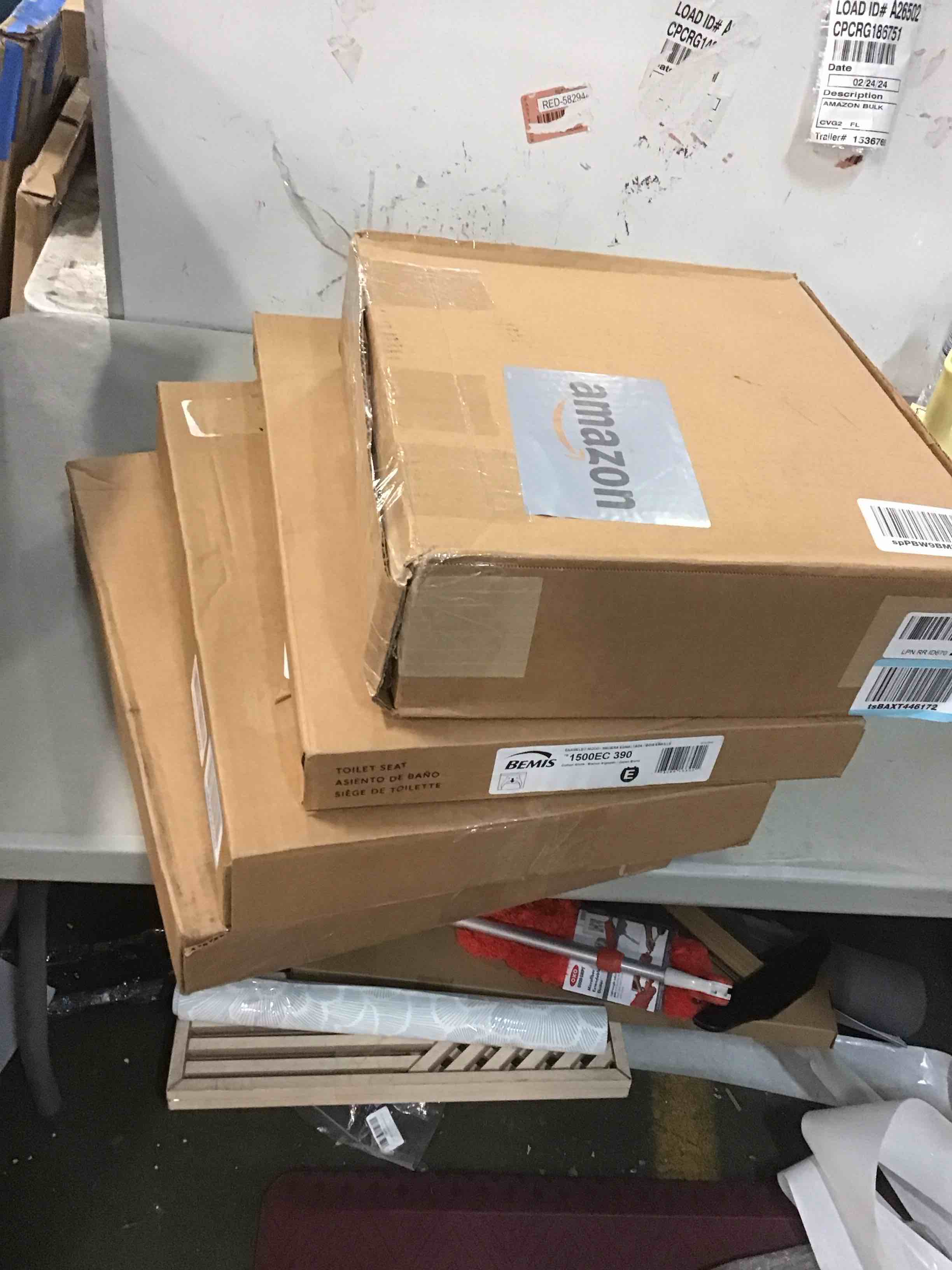 assorted toilet seats