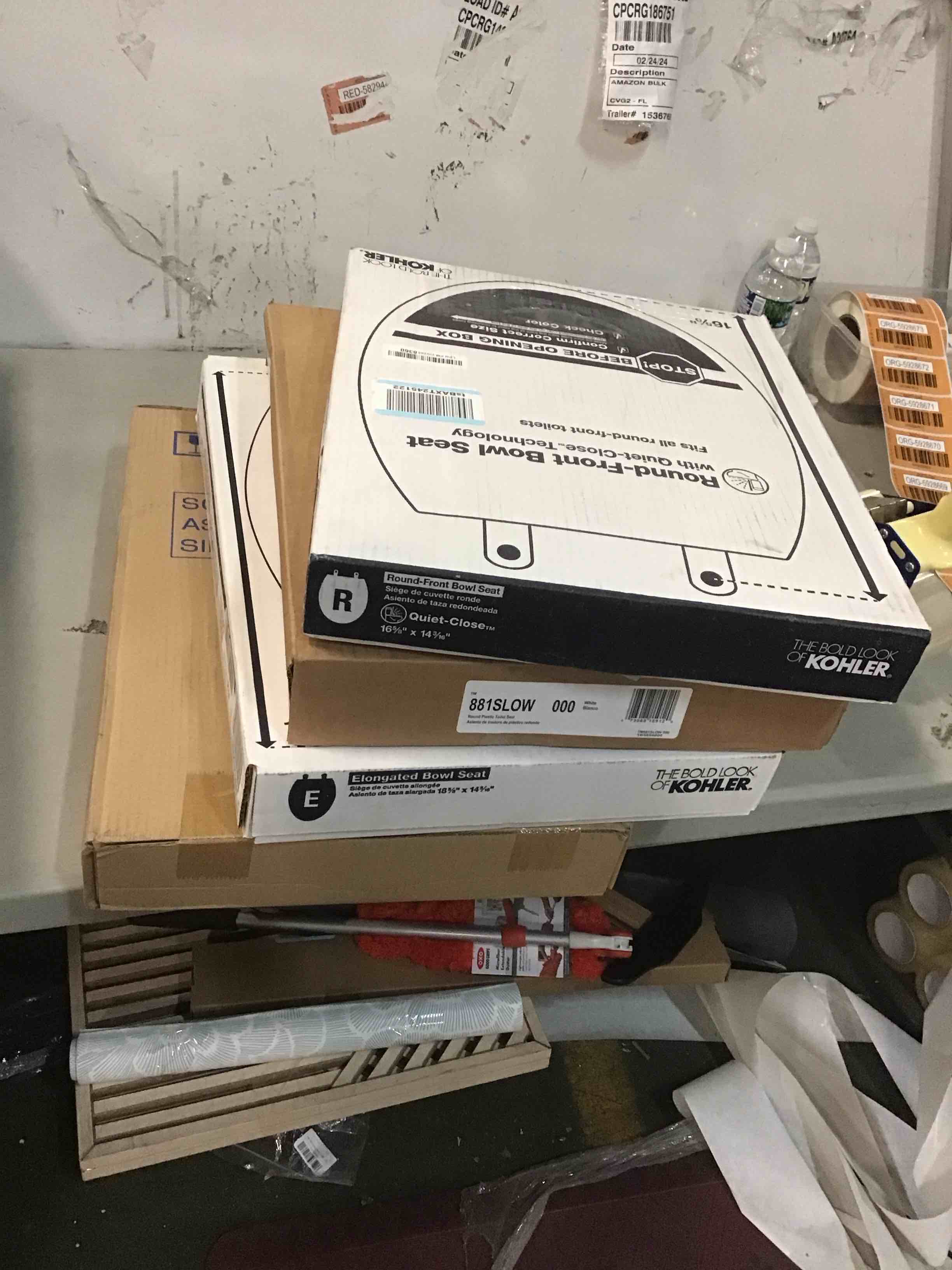 assorted toilet seats