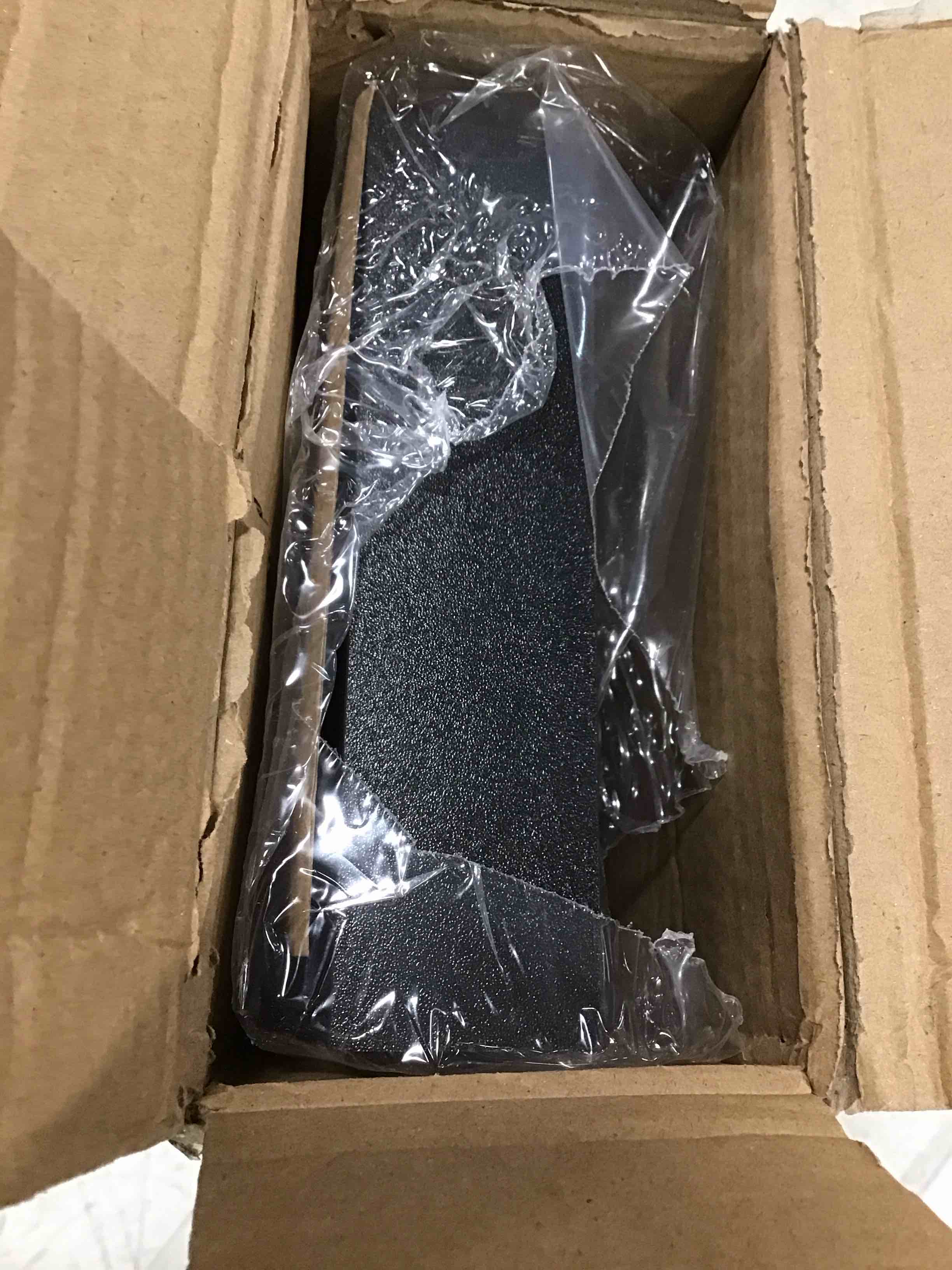 https://s3.amazonaws.com/lotting-images-prod/bidfta/ORG5933136_1709728833898.jpeg