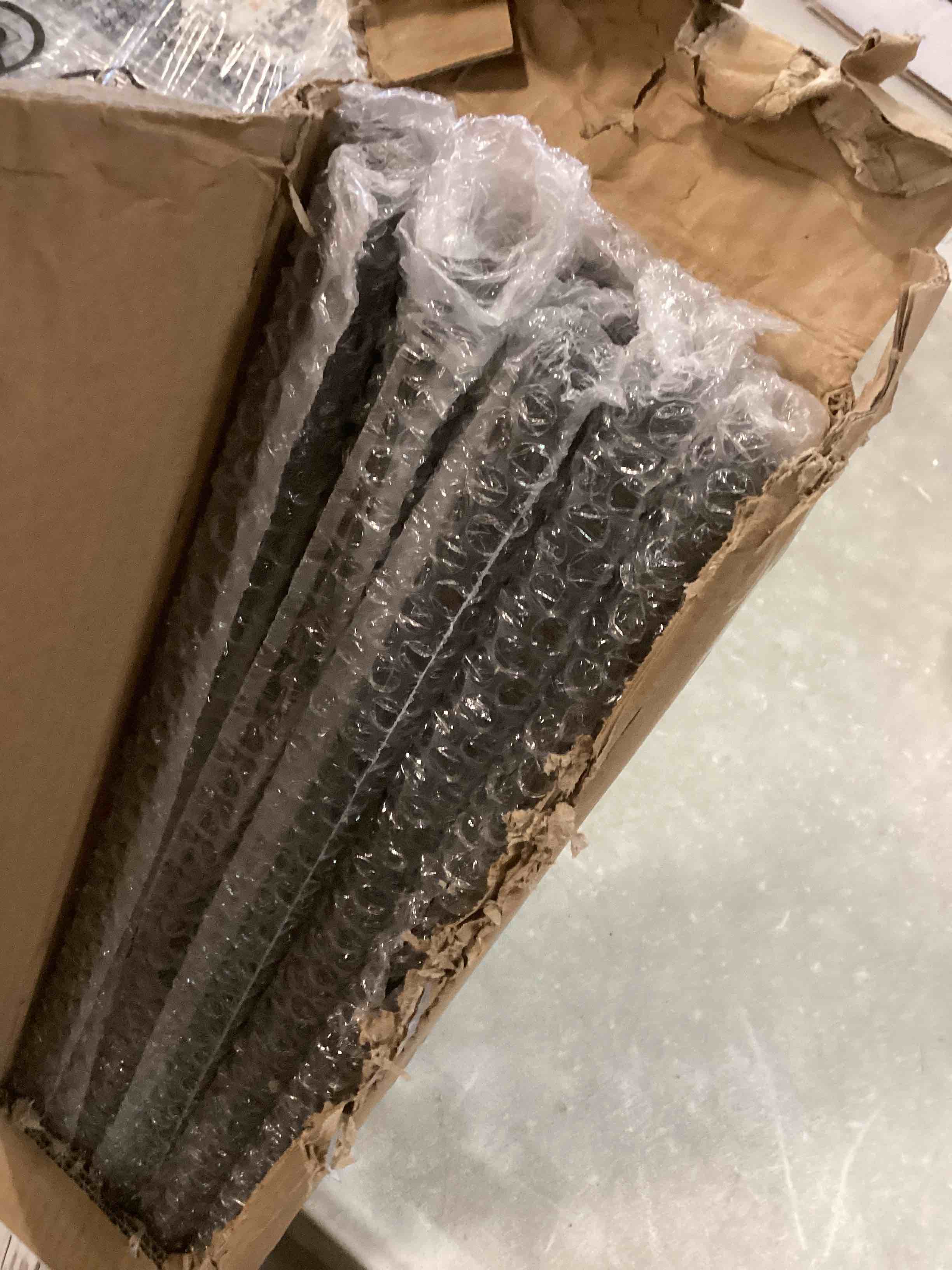 https://s3.amazonaws.com/lotting-images-prod/bidfta/ORG5937491_1710183495187.jpeg