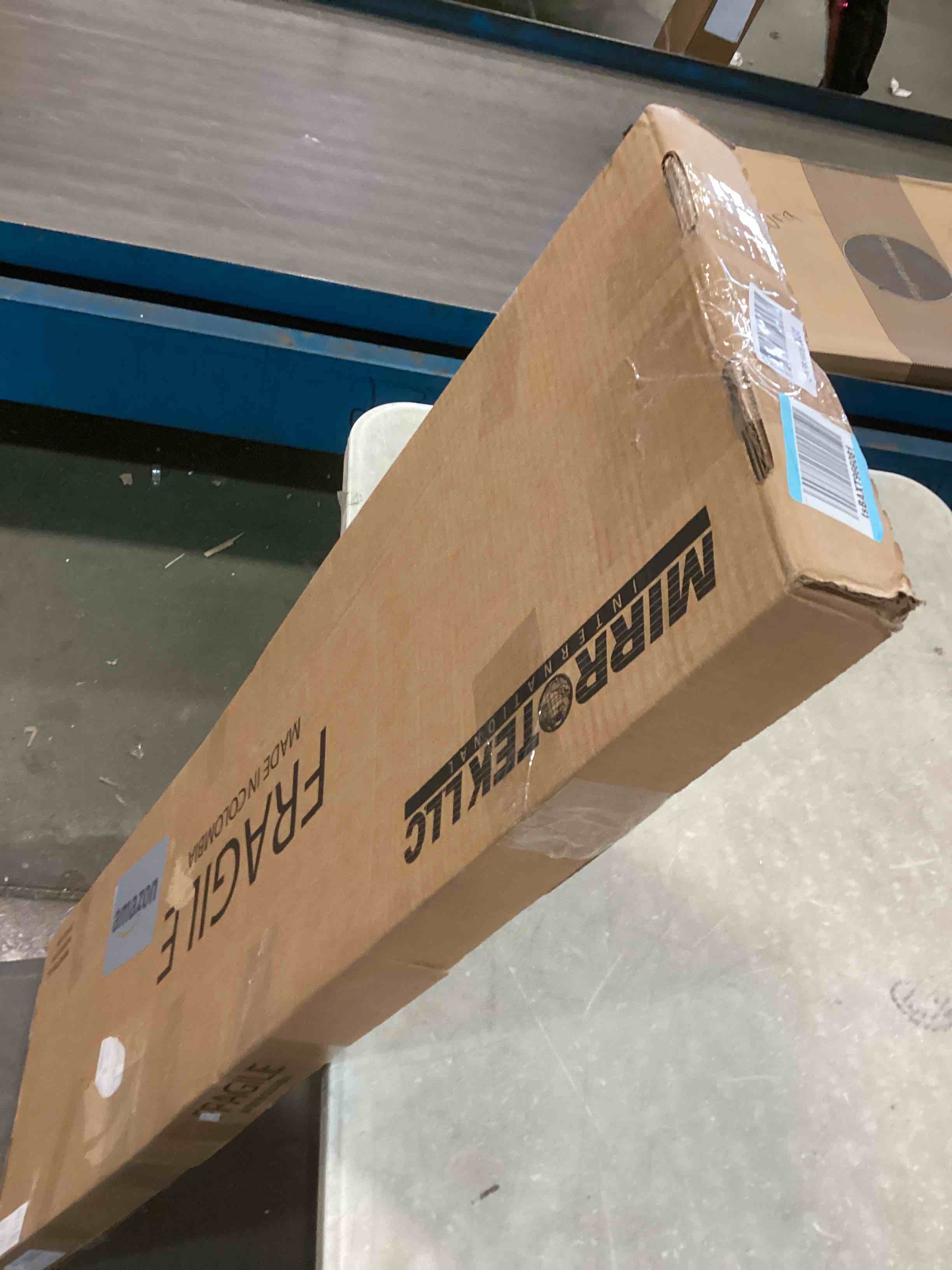 https://s3.amazonaws.com/lotting-images-prod/bidfta/ORG5937499_1710185329753.jpeg