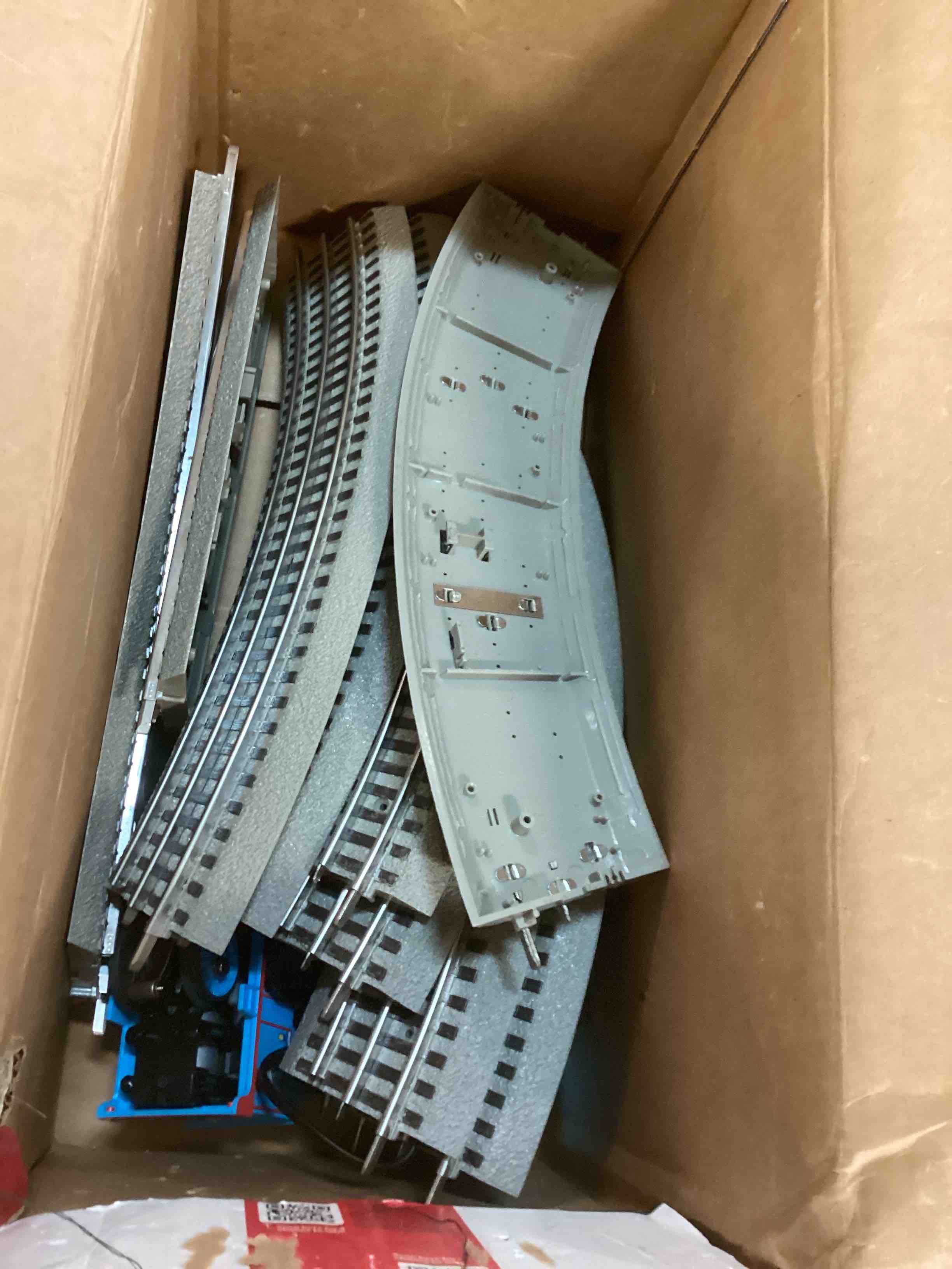 https://s3.amazonaws.com/lotting-images-prod/bidfta/ORG5937603_1710246980106.jpeg