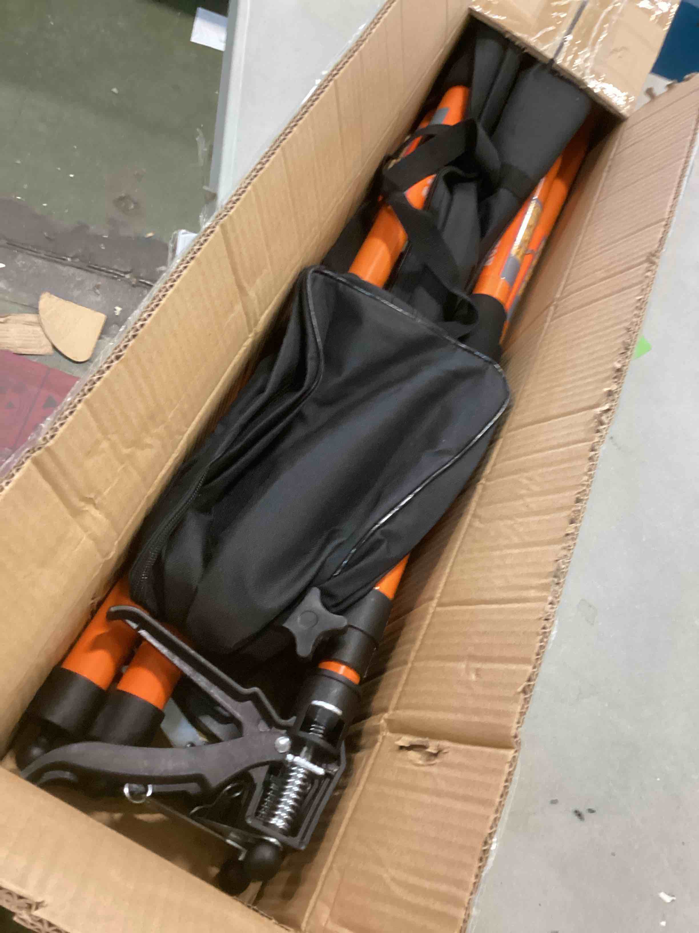 https://s3.amazonaws.com/lotting-images-prod/bidfta/ORG5938119_1710351614941.jpeg