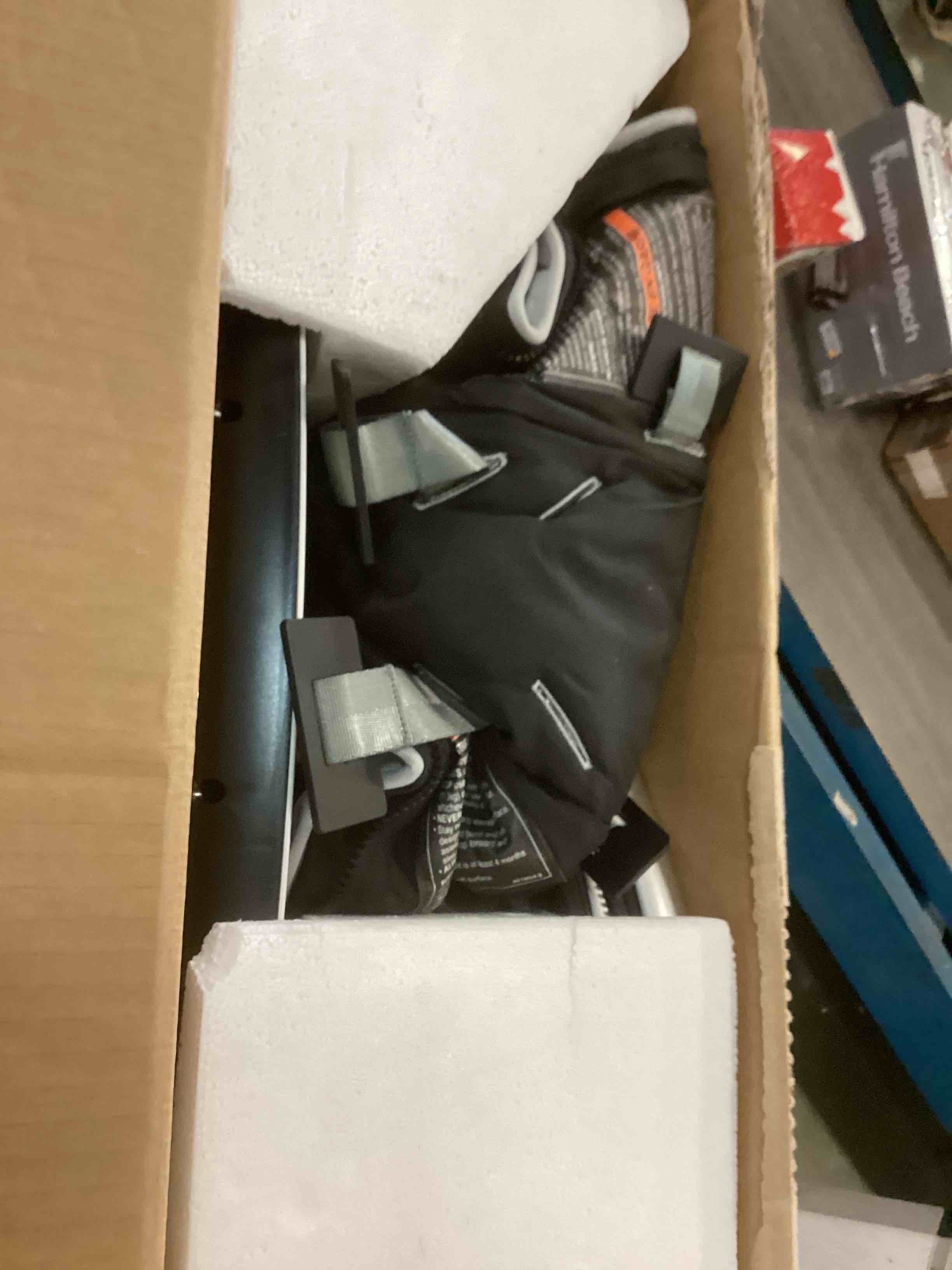 https://s3.amazonaws.com/lotting-images-prod/bidfta/ORG5938145_1710353786878.jpeg