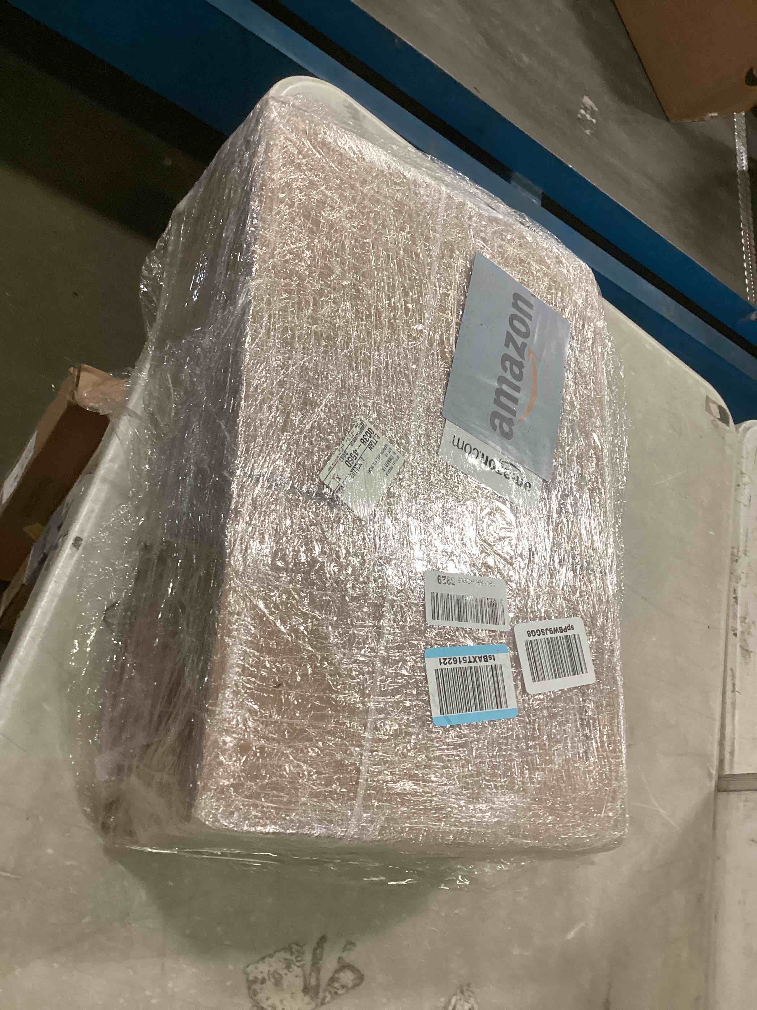 https://s3.amazonaws.com/lotting-images-prod/bidfta/ORG5938747_1710522270365.jpeg
