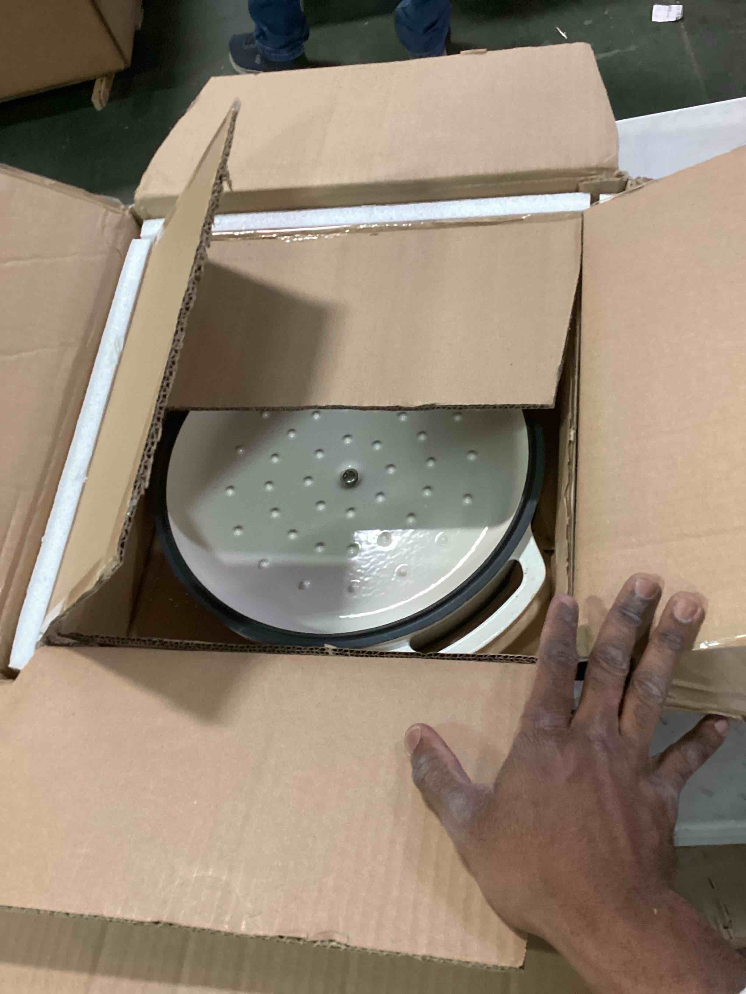 https://s3.amazonaws.com/lotting-images-prod/bidfta/ORG5940861_1711740745230.jpeg
