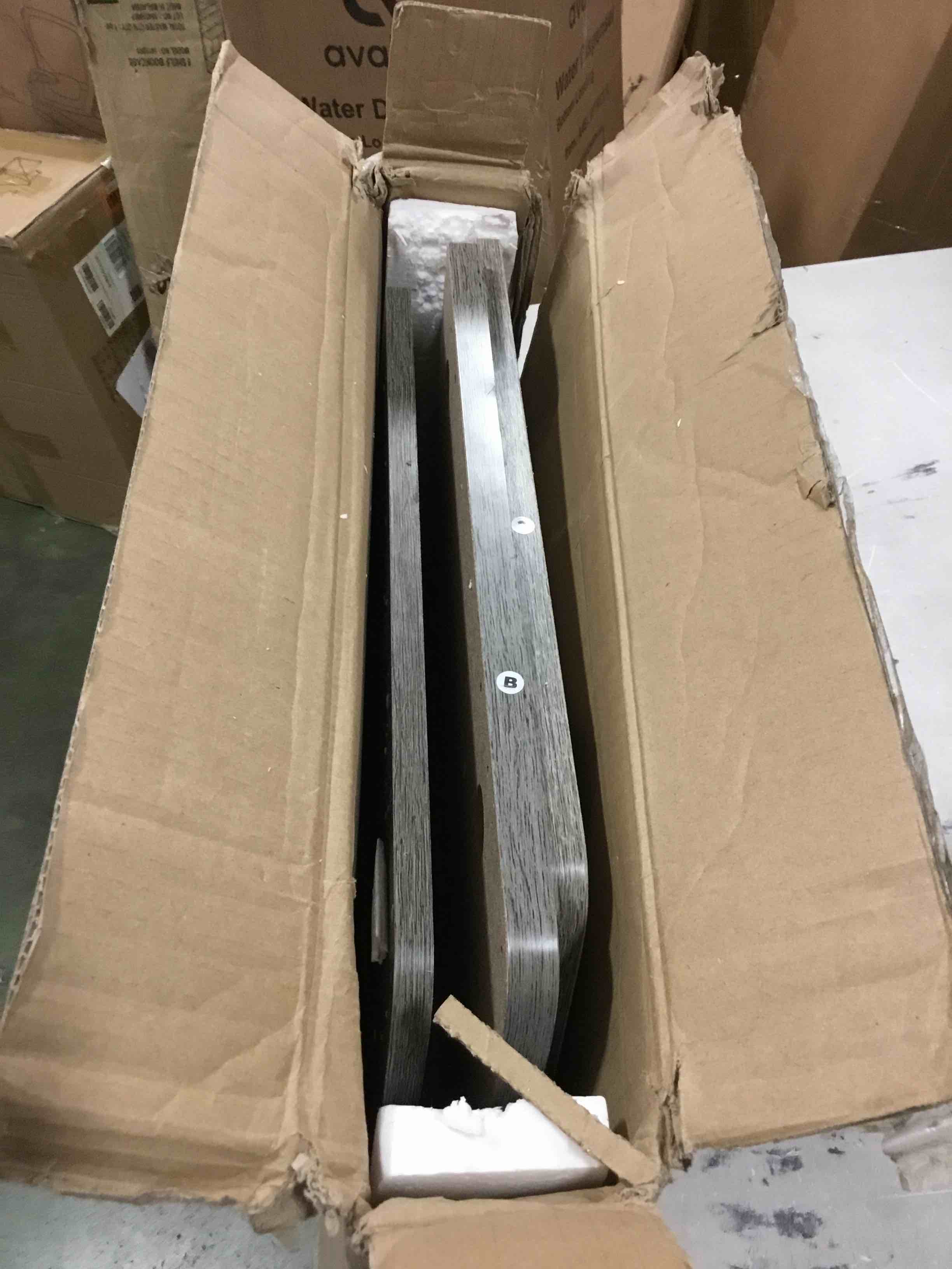 https://s3.amazonaws.com/lotting-images-prod/bidfta/ORG5941203_1712255895416.jpeg