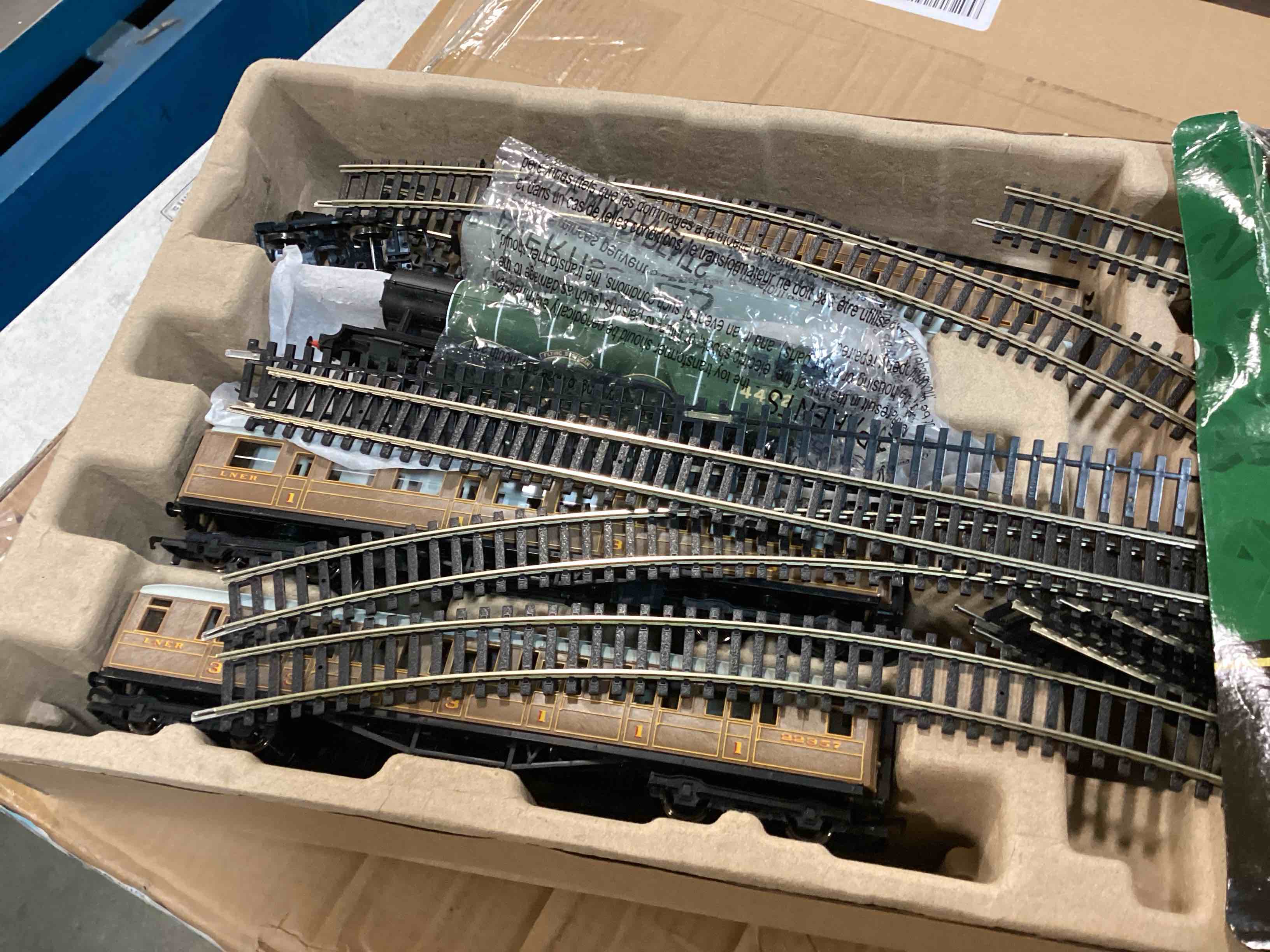 https://s3.amazonaws.com/lotting-images-prod/bidfta/ORG5943475_1710245436555.jpeg
