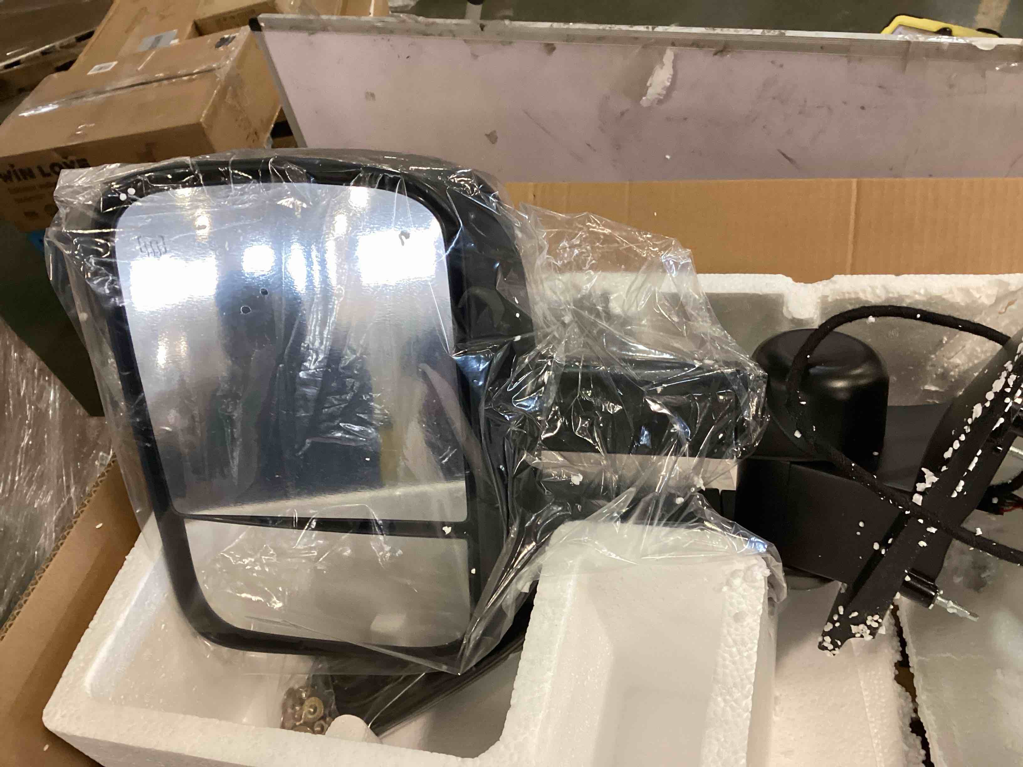 https://s3.amazonaws.com/lotting-images-prod/bidfta/ORG5944608_1710856227503.jpeg