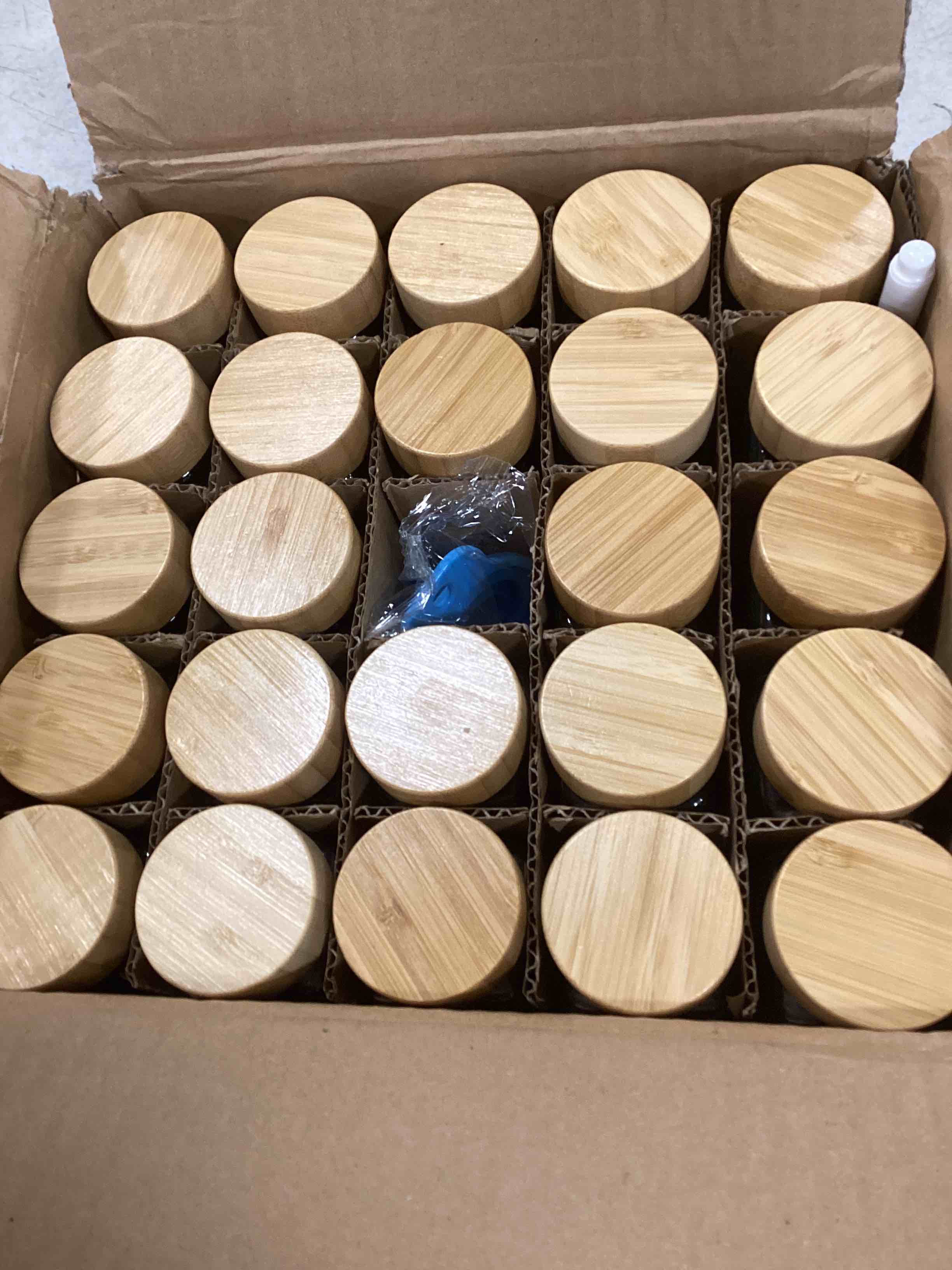https://s3.amazonaws.com/lotting-images-prod/bidfta/ORG5947415_1709907830558.jpeg