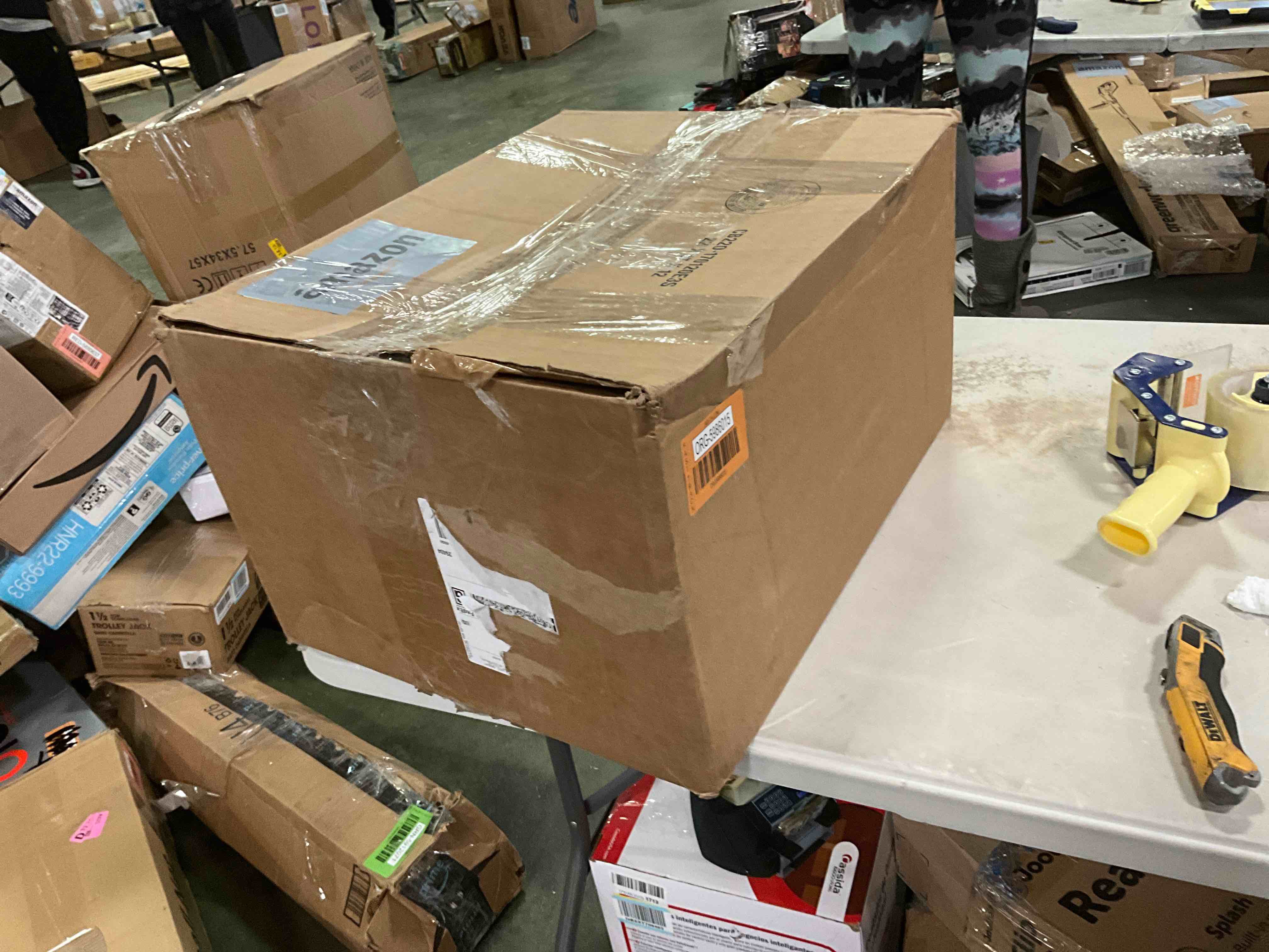 https://s3.amazonaws.com/lotting-images-prod/bidfta/ORG5986015_1710944632402.jpeg