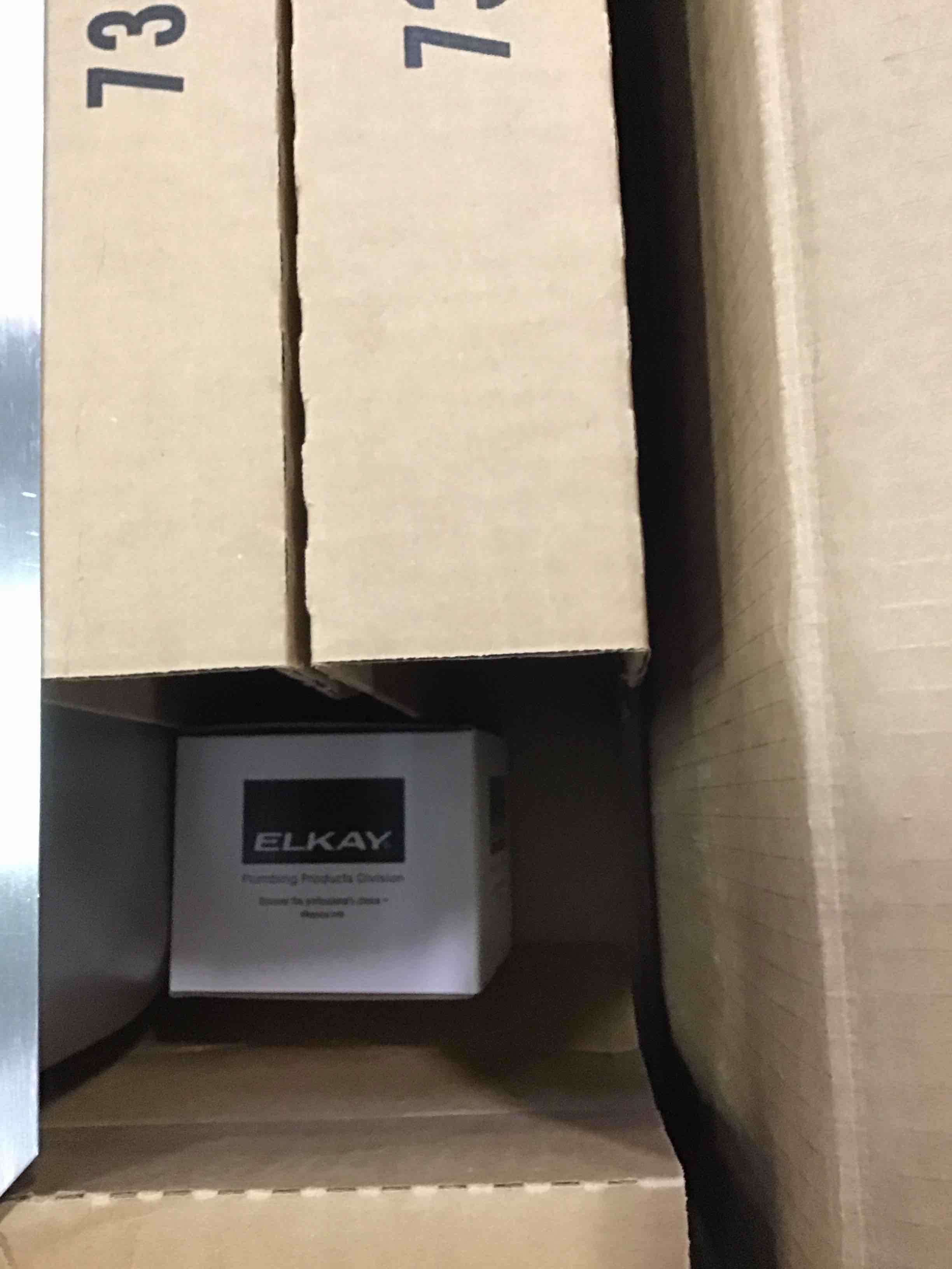 https://s3.amazonaws.com/lotting-images-prod/bidfta/ORG5992276_1708703023199.jpeg