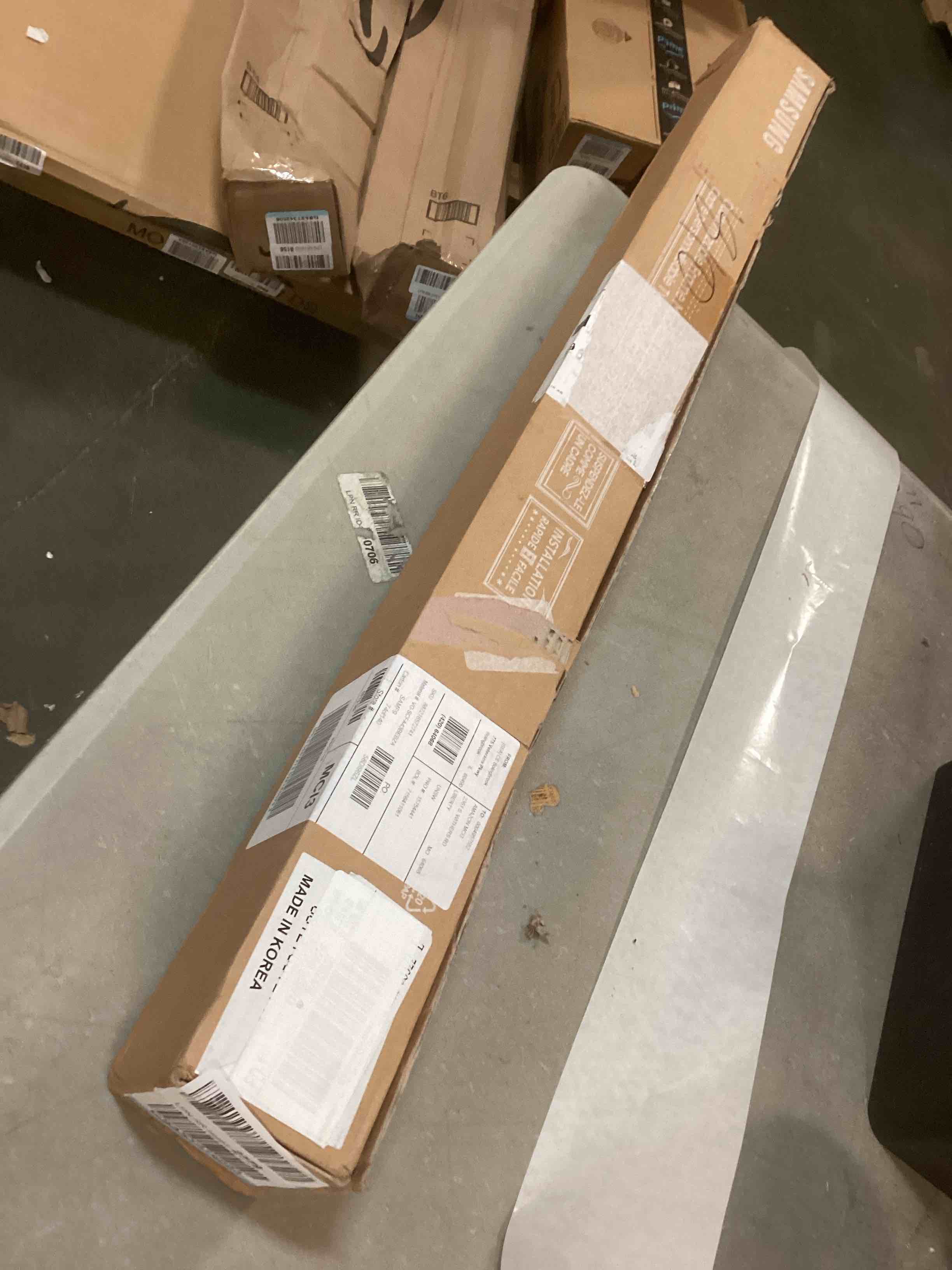 https://s3.amazonaws.com/lotting-images-prod/bidfta/ORG5993131_1707918784232.jpeg