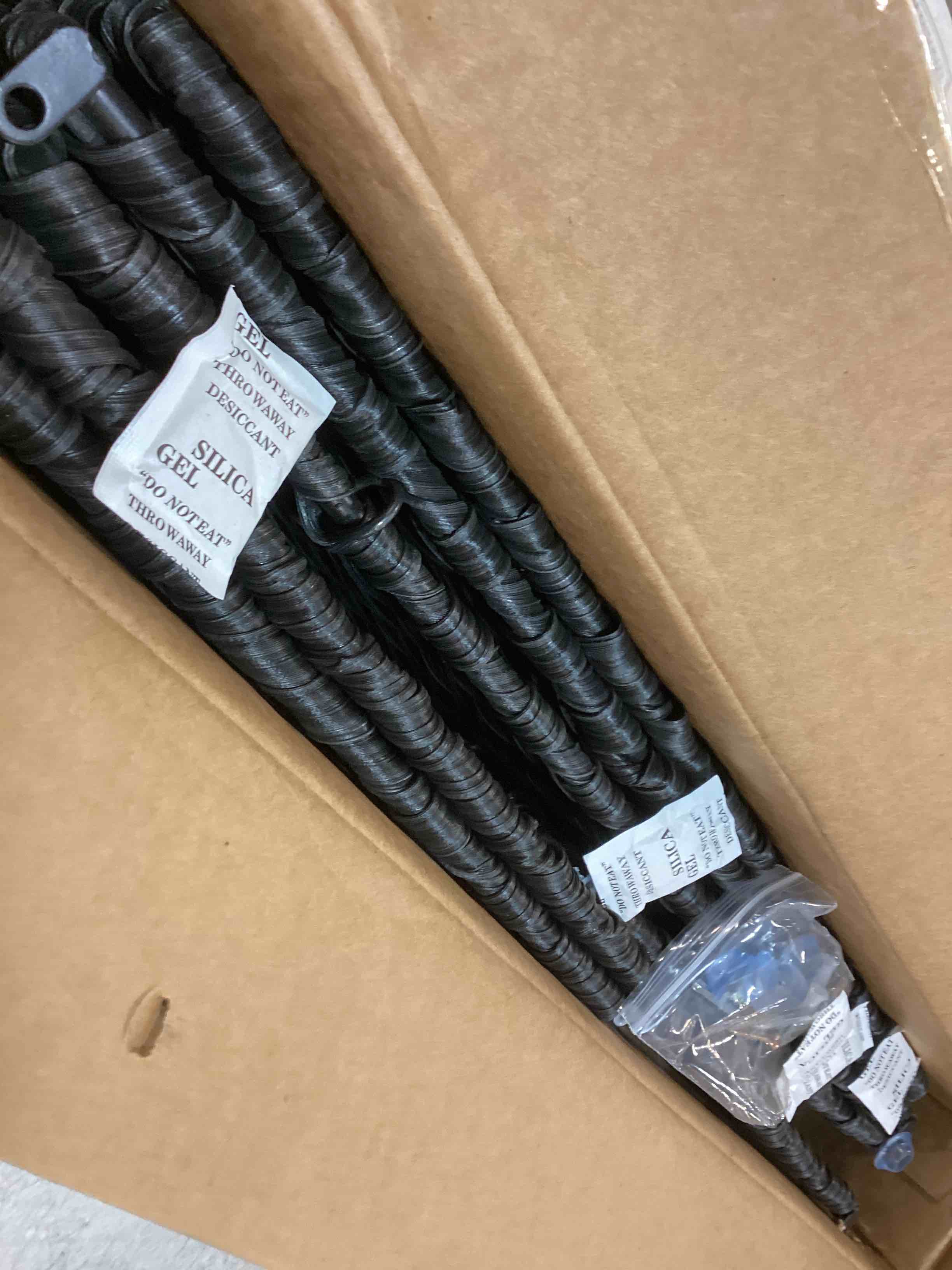 https://s3.amazonaws.com/lotting-images-prod/bidfta/ORG5993590_1708023119650.jpeg