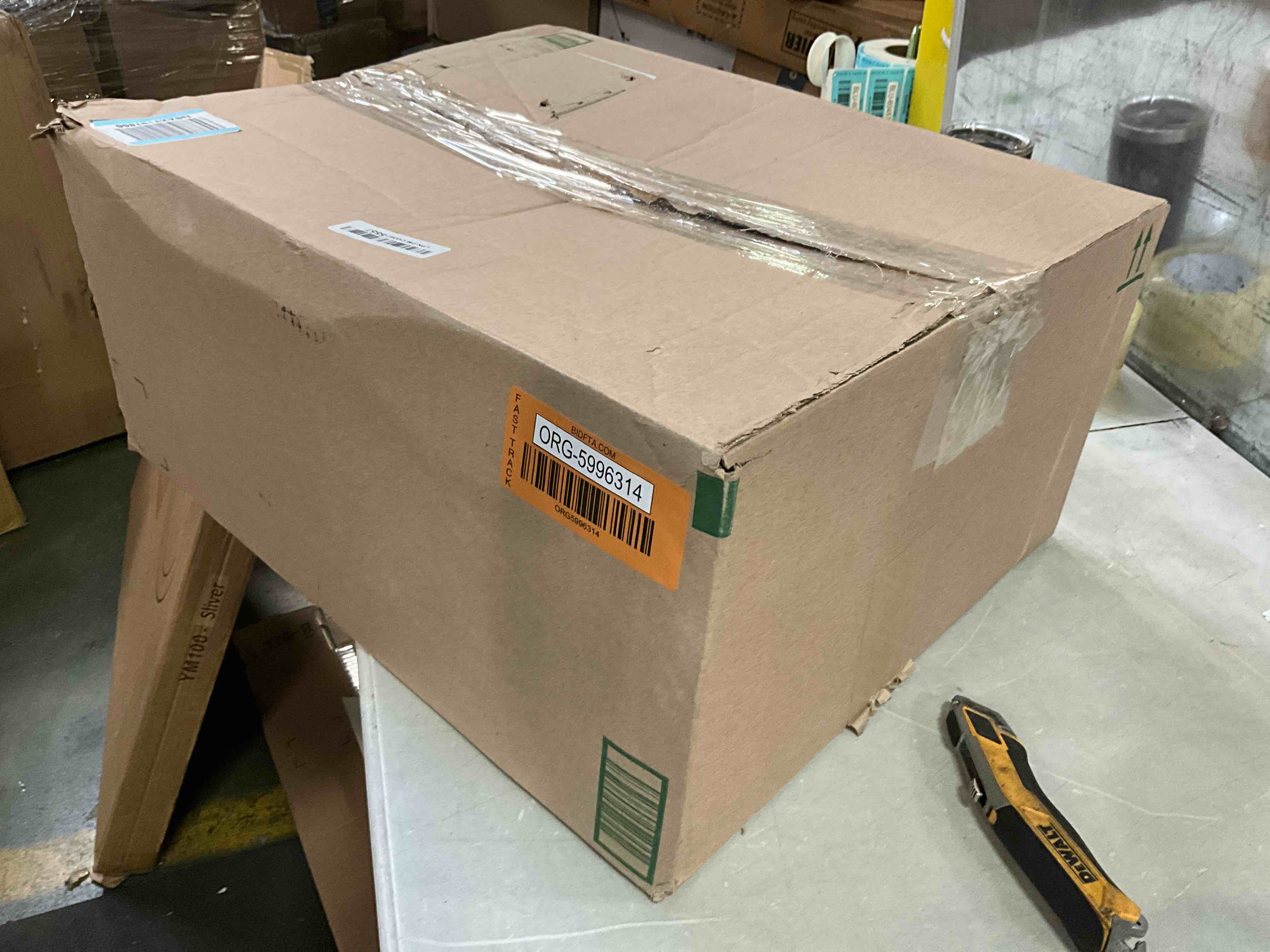 https://s3.amazonaws.com/lotting-images-prod/bidfta/ORG5996314_1709394348839.jpeg