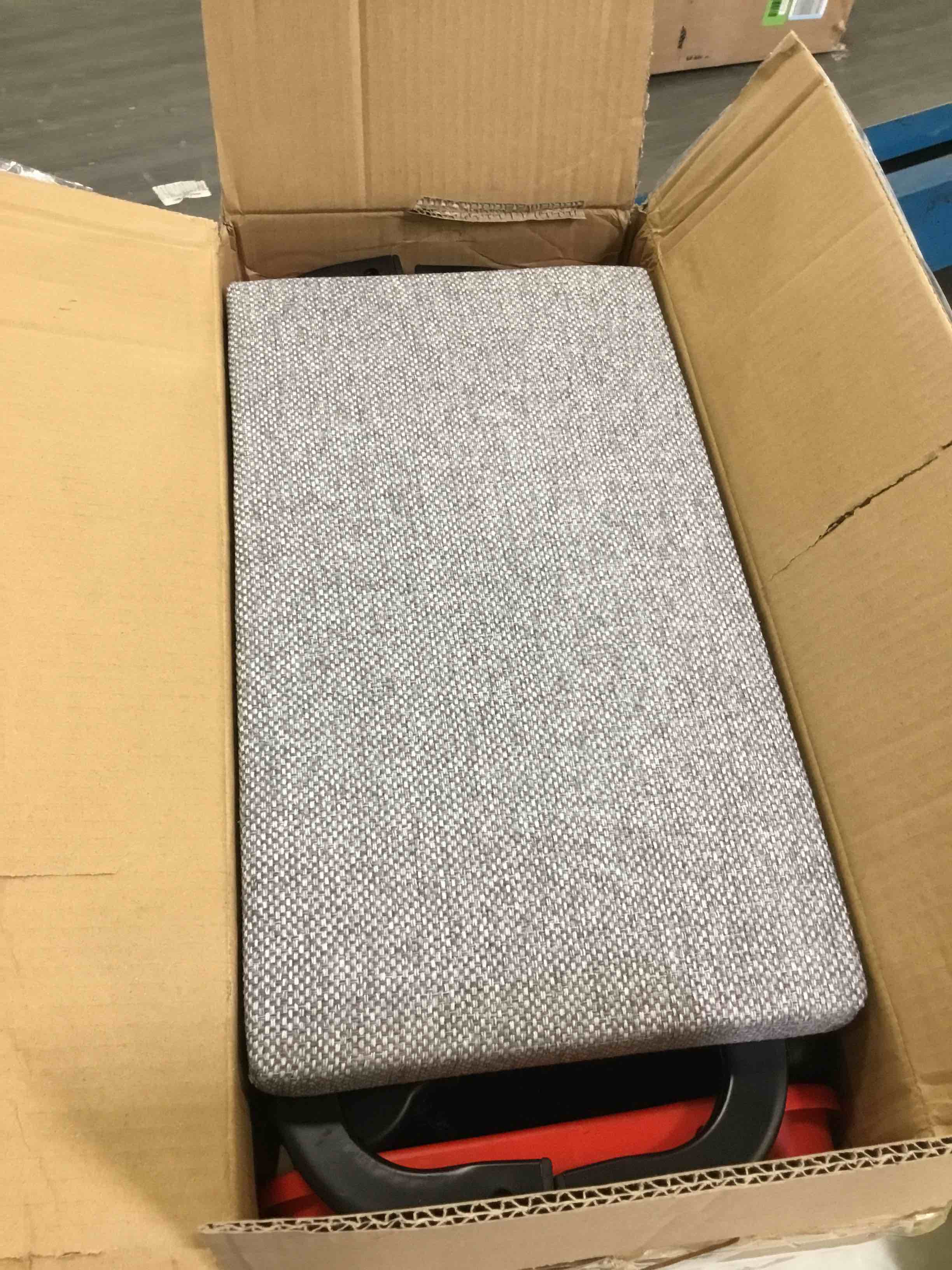 https://s3.amazonaws.com/lotting-images-prod/bidfta/ORG5997335_1710951764455.jpeg