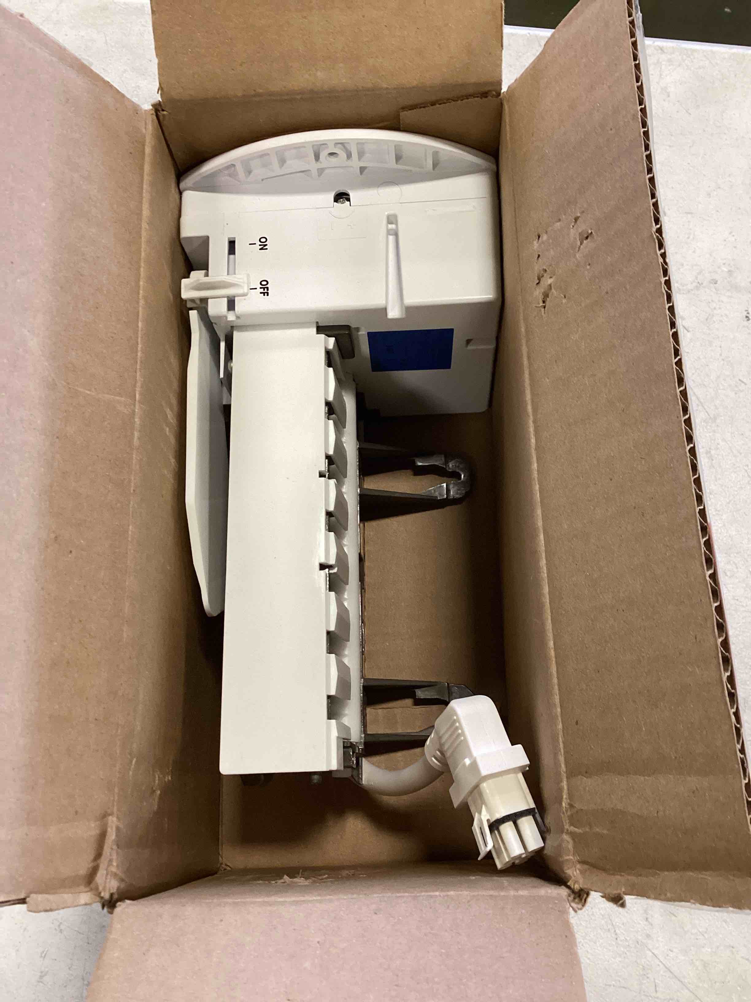 https://s3.amazonaws.com/lotting-images-prod/bidfta/ORG6002945_1710183747564.jpeg