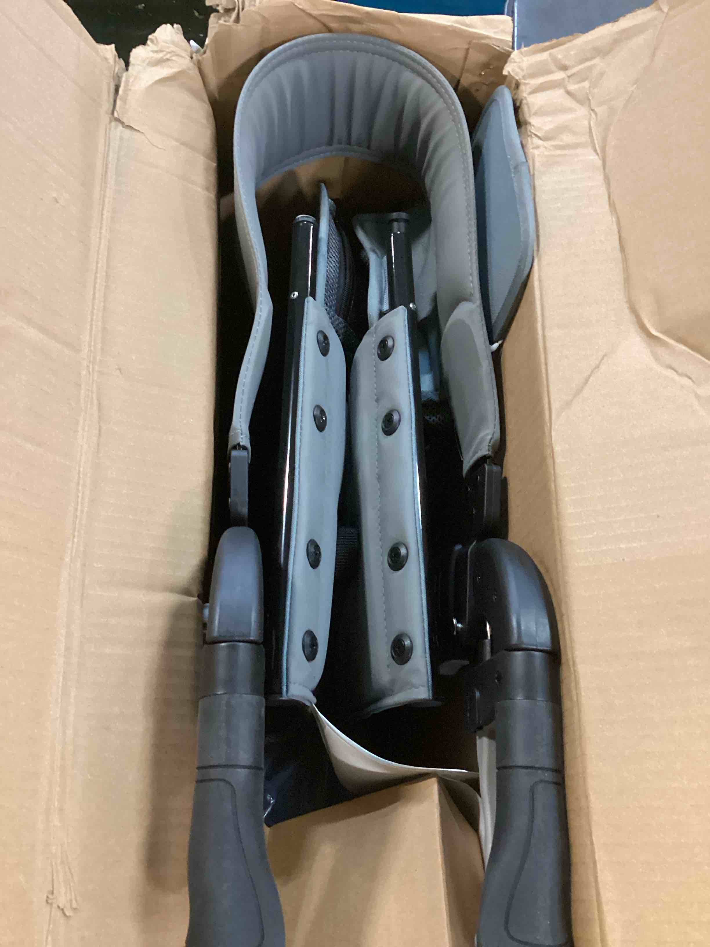 Drive Medical RTL10266BK Nitro Foldable Rollator Walker with Seat