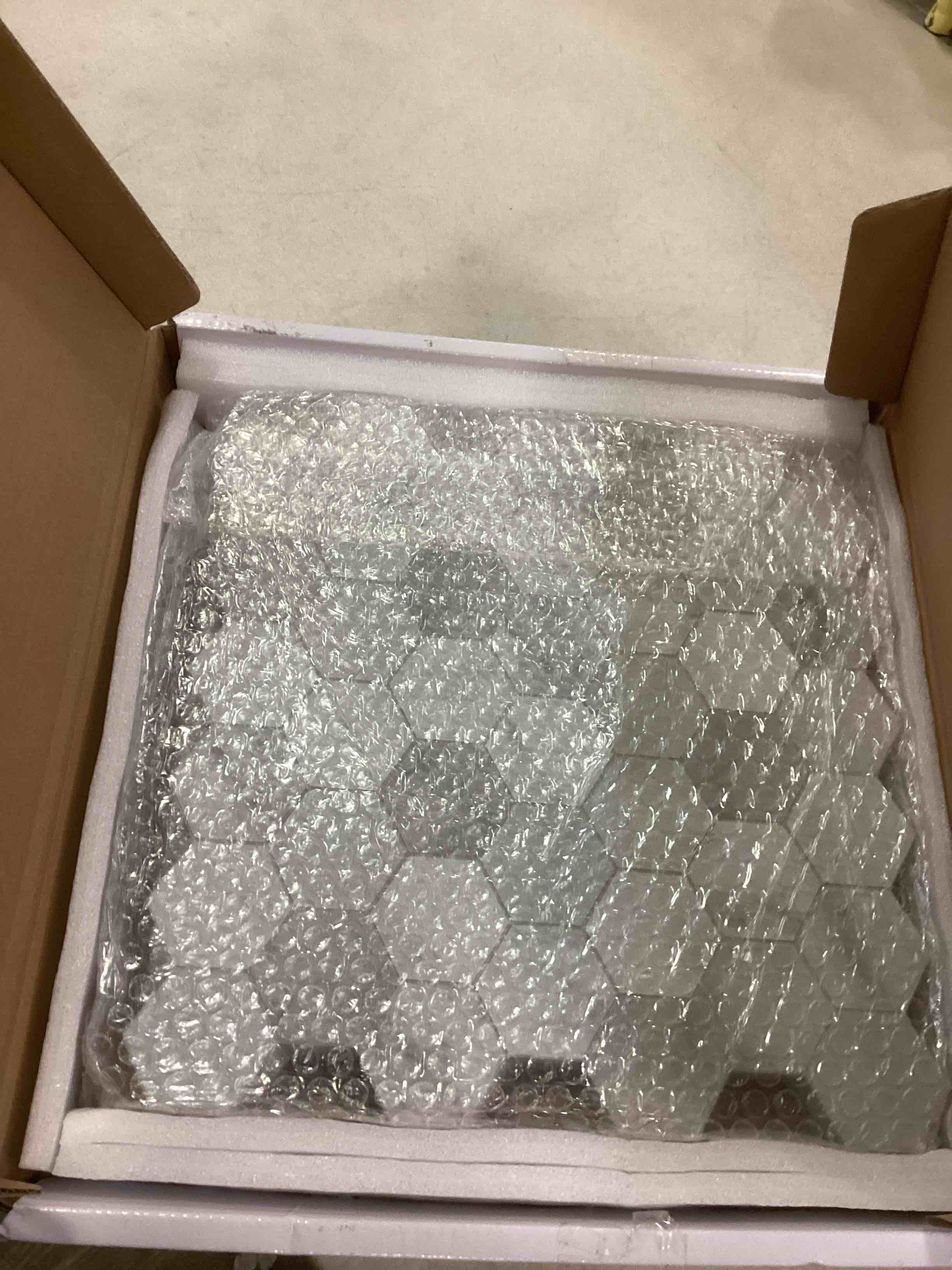 https://s3.amazonaws.com/lotting-images-prod/bidfta/ORG6005958_1709397810084.jpeg