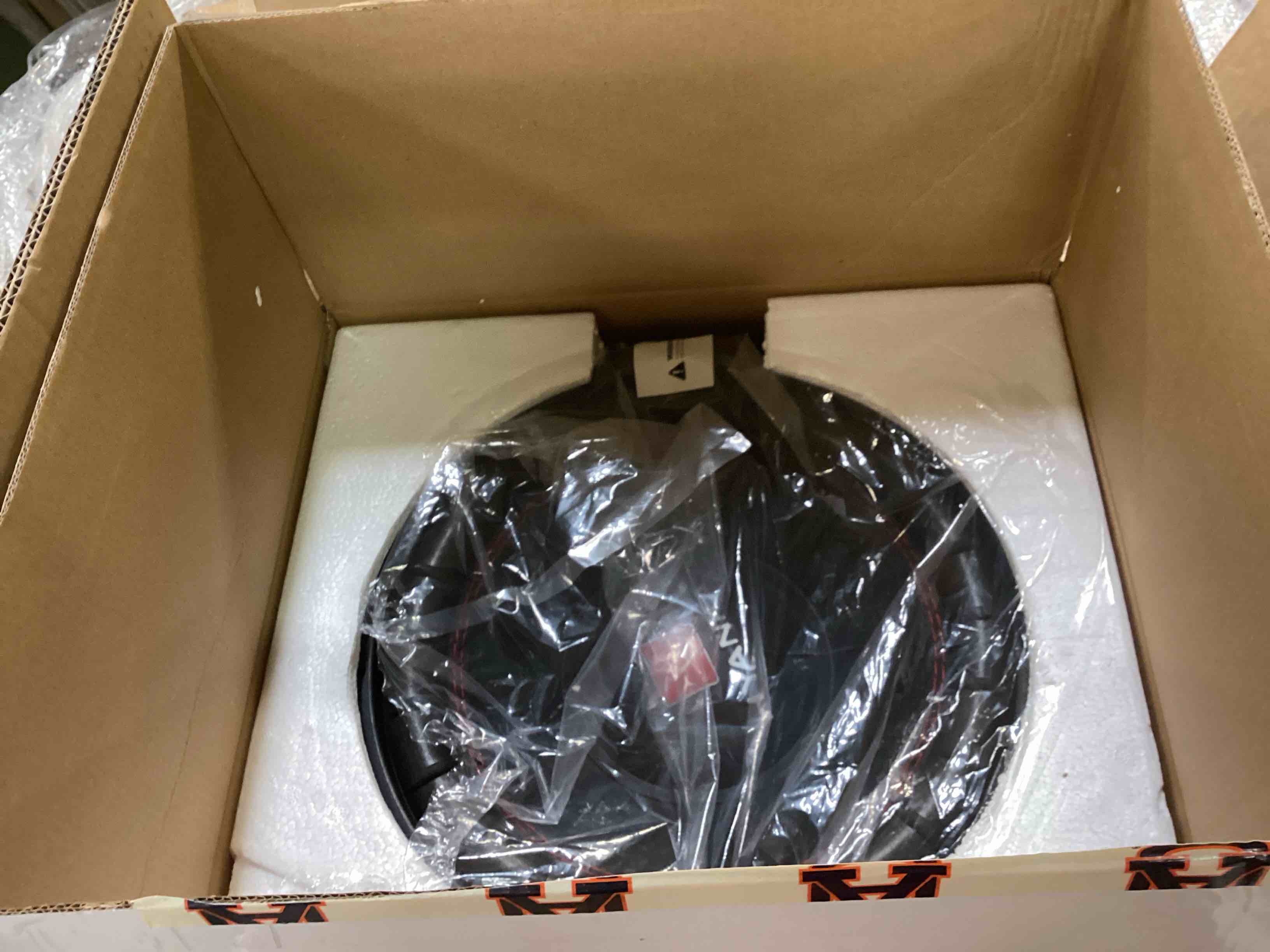 https://s3.amazonaws.com/lotting-images-prod/bidfta/ORG6006304_1709581602578.jpeg
