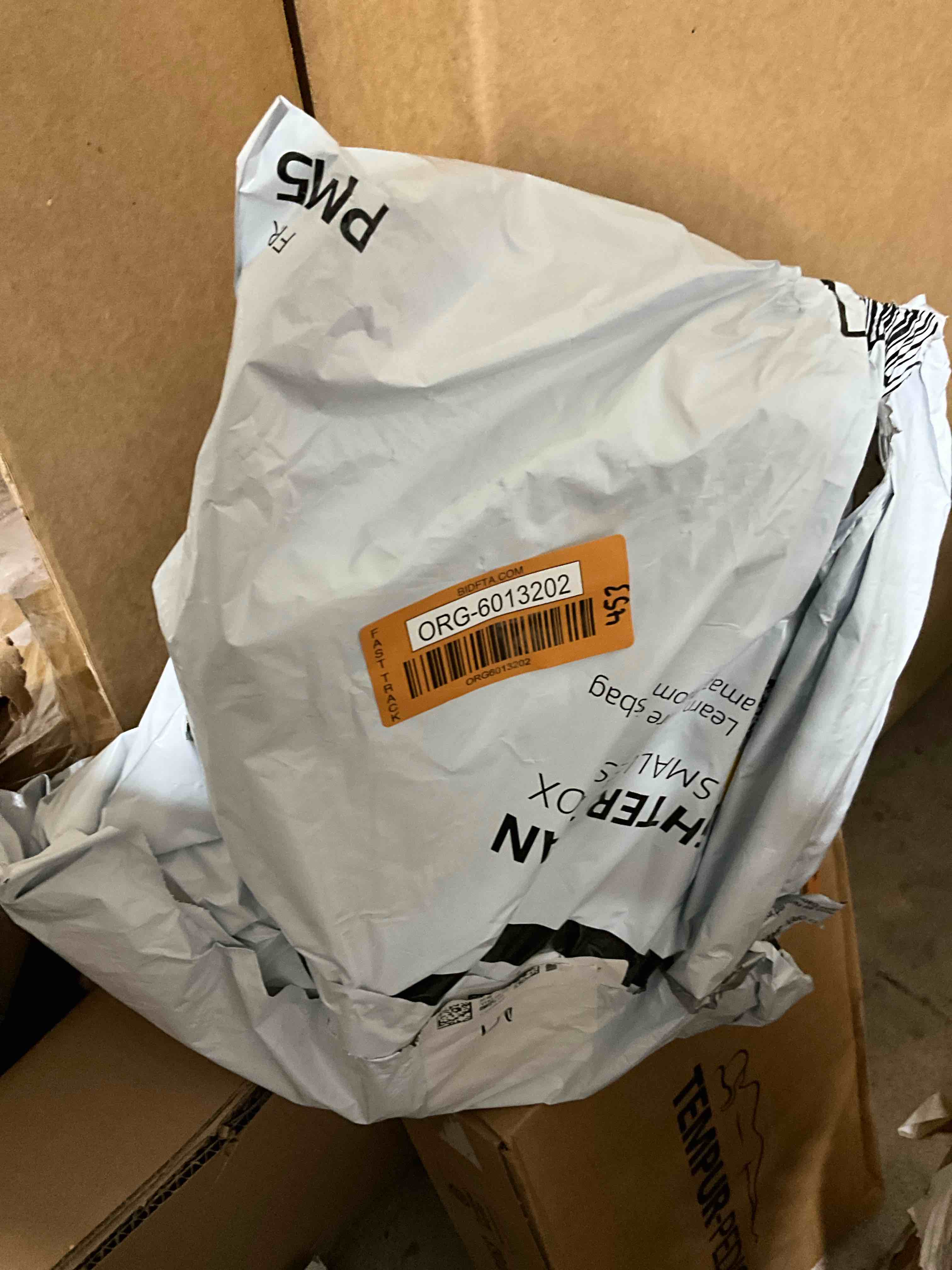 https://s3.amazonaws.com/lotting-images-prod/bidfta/ORG6013202_1728417618983.jpeg
