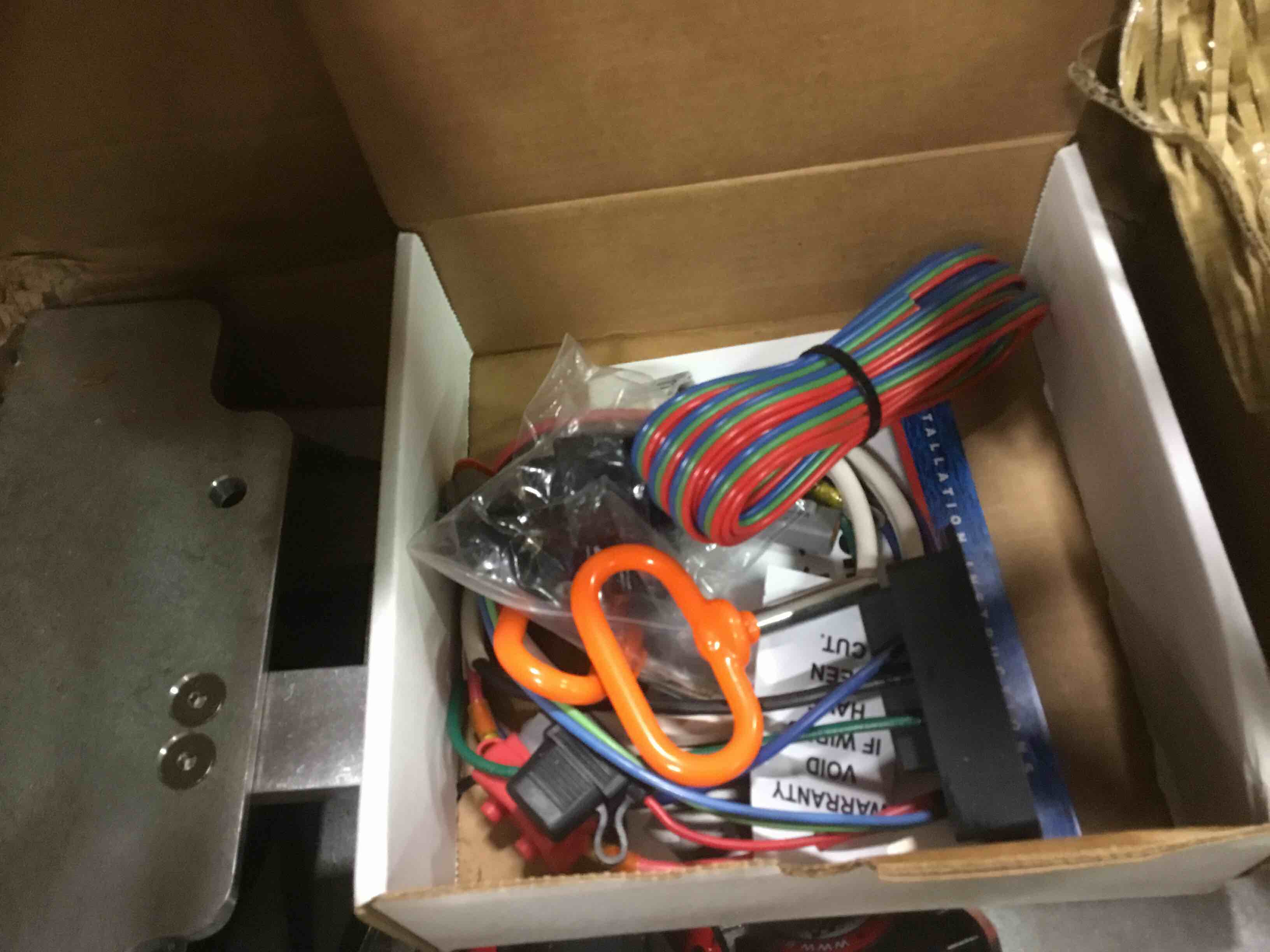 https://s3.amazonaws.com/lotting-images-prod/bidfta/ORG6020278_1710417201242.jpeg