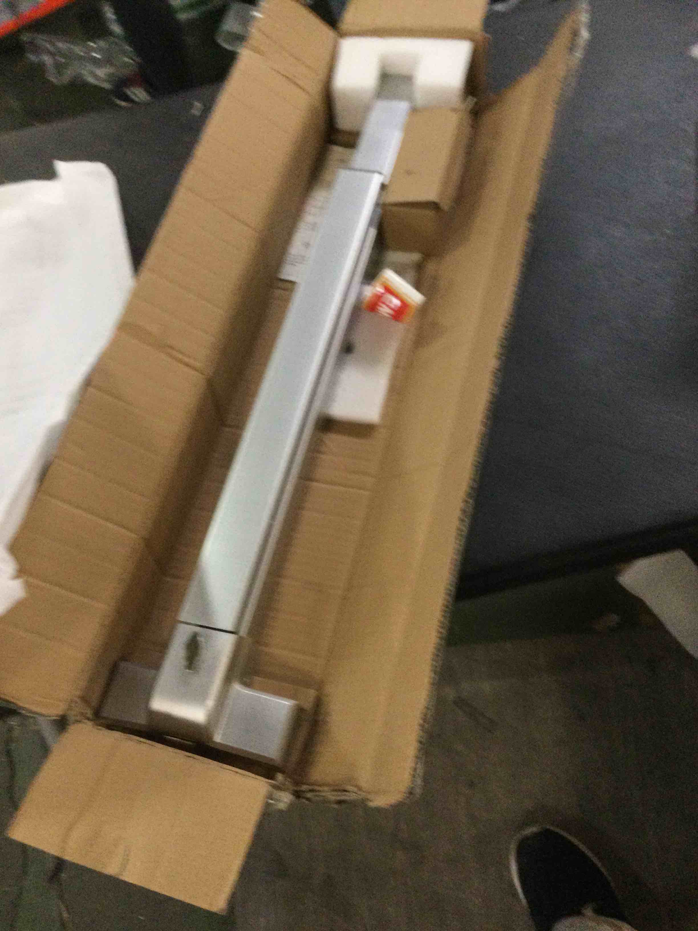 https://s3.amazonaws.com/lotting-images-prod/bidfta/ORG6028276_1711634064468.jpeg